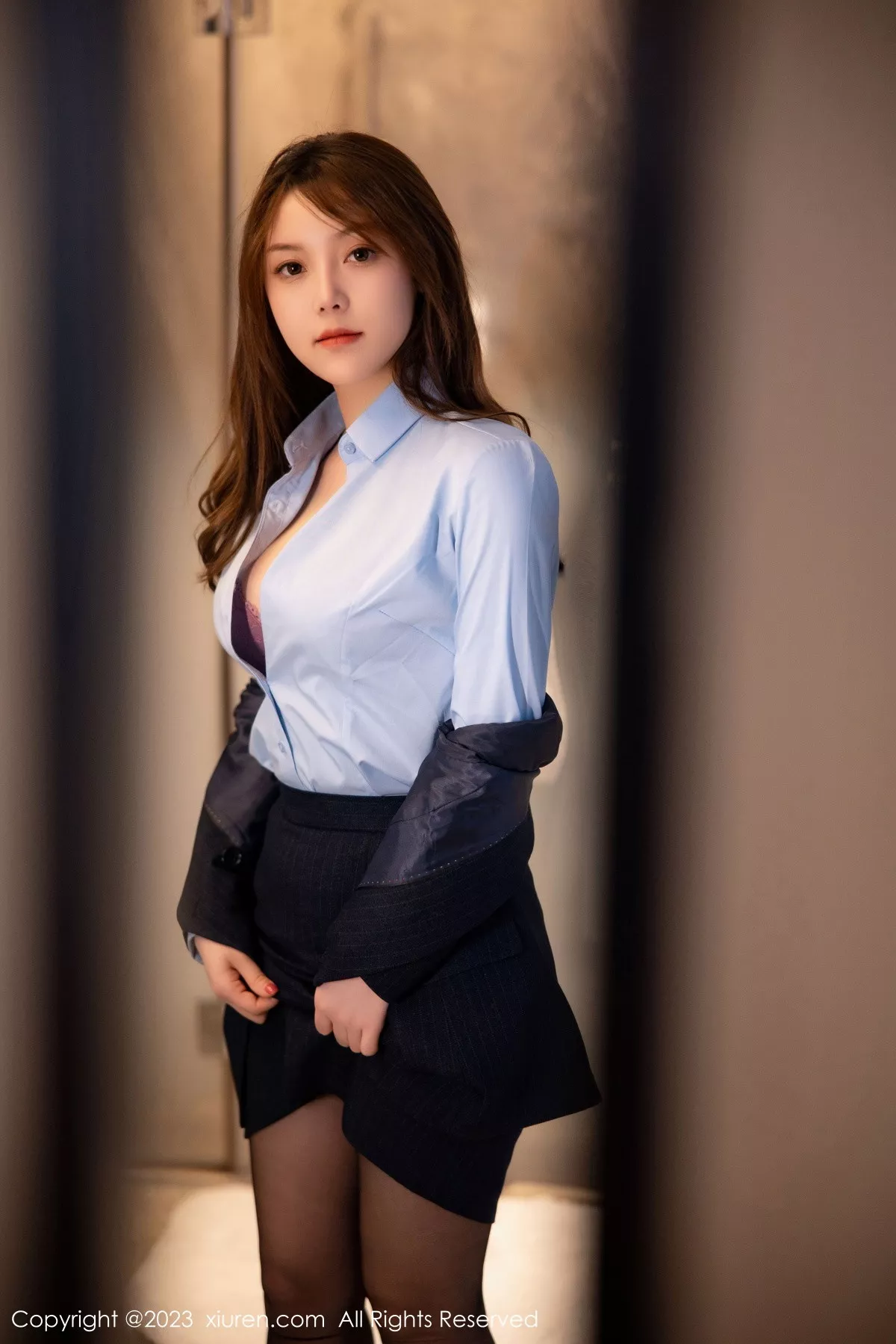 秀人集.com_[XiuRen秀人网]No.6190_模特豆瓣酱OL装扮深蓝色西服半脱露粉色蕾丝内衣丰满诱惑写真78P