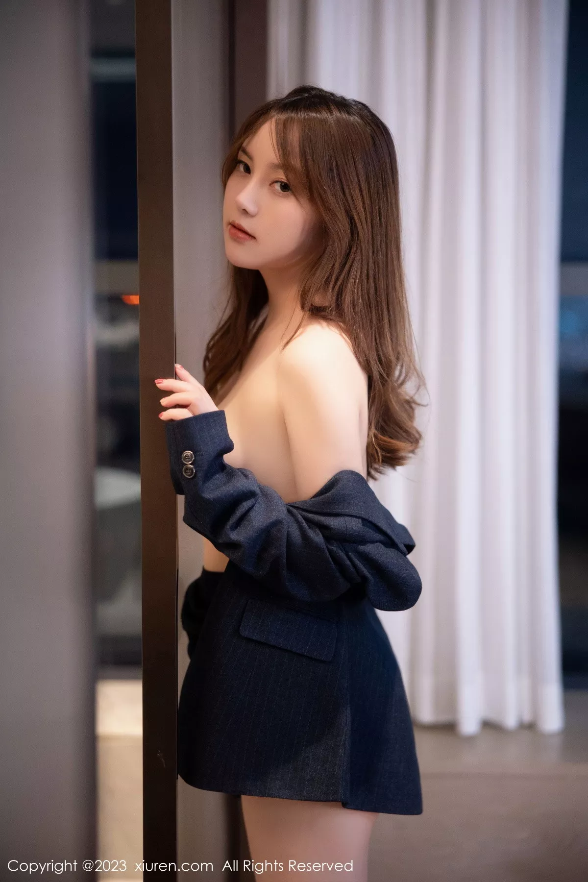 秀人集.com_[XiuRen秀人网]No.6190_模特豆瓣酱OL装扮深蓝色西服半脱露粉色蕾丝内衣丰满诱惑写真78P