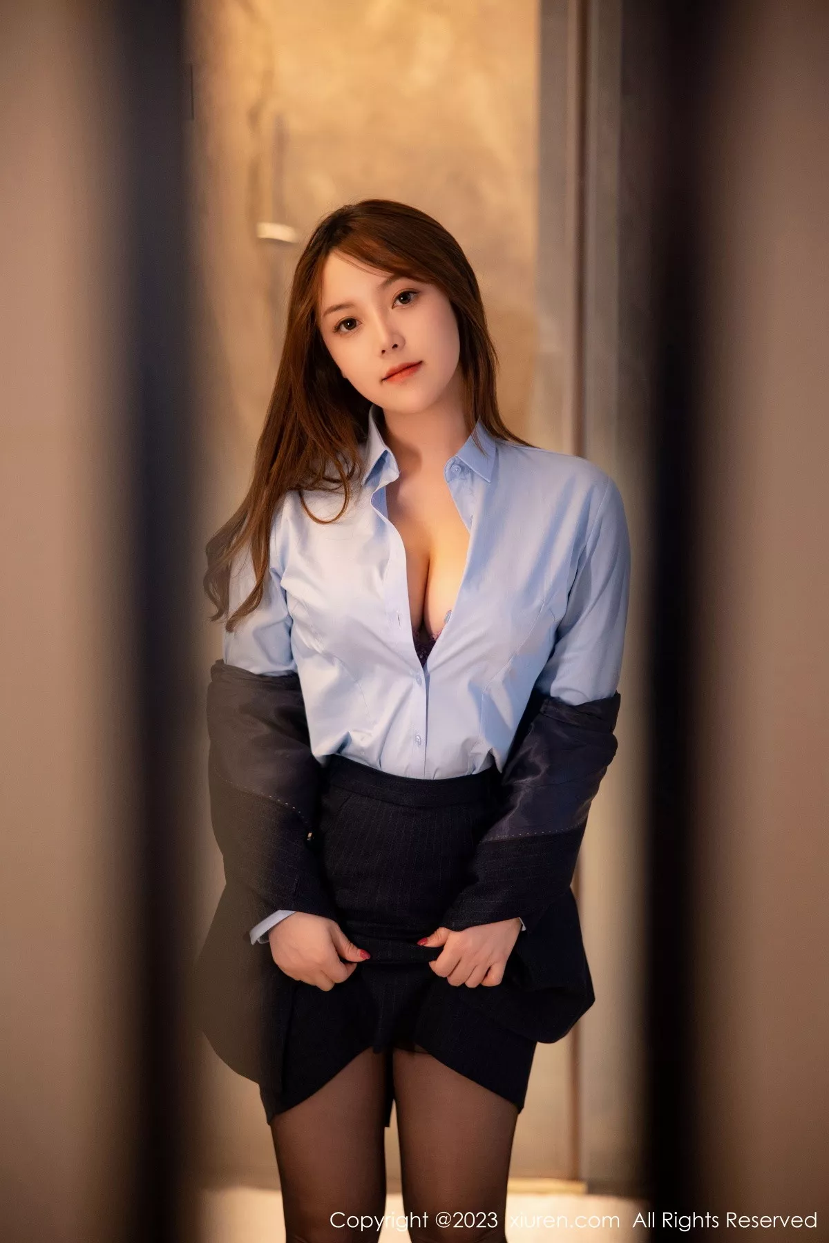 秀人集.com_[XiuRen秀人网]No.6190_模特豆瓣酱OL装扮深蓝色西服半脱露粉色蕾丝内衣丰满诱惑写真78P