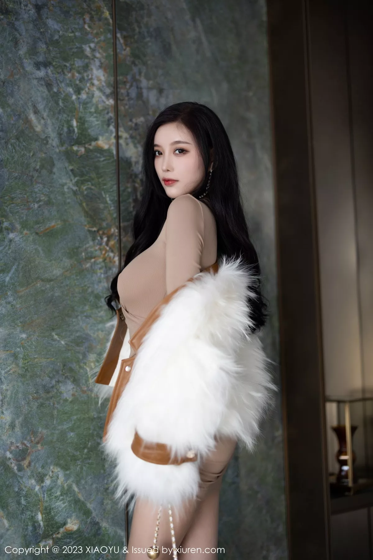 秀人集.com_[XiaoYu画语界]Vol.968_女神杨晨晨Yome杏色收身连衣裙配闪亮肉丝秀丰腴身材迷人写真82P