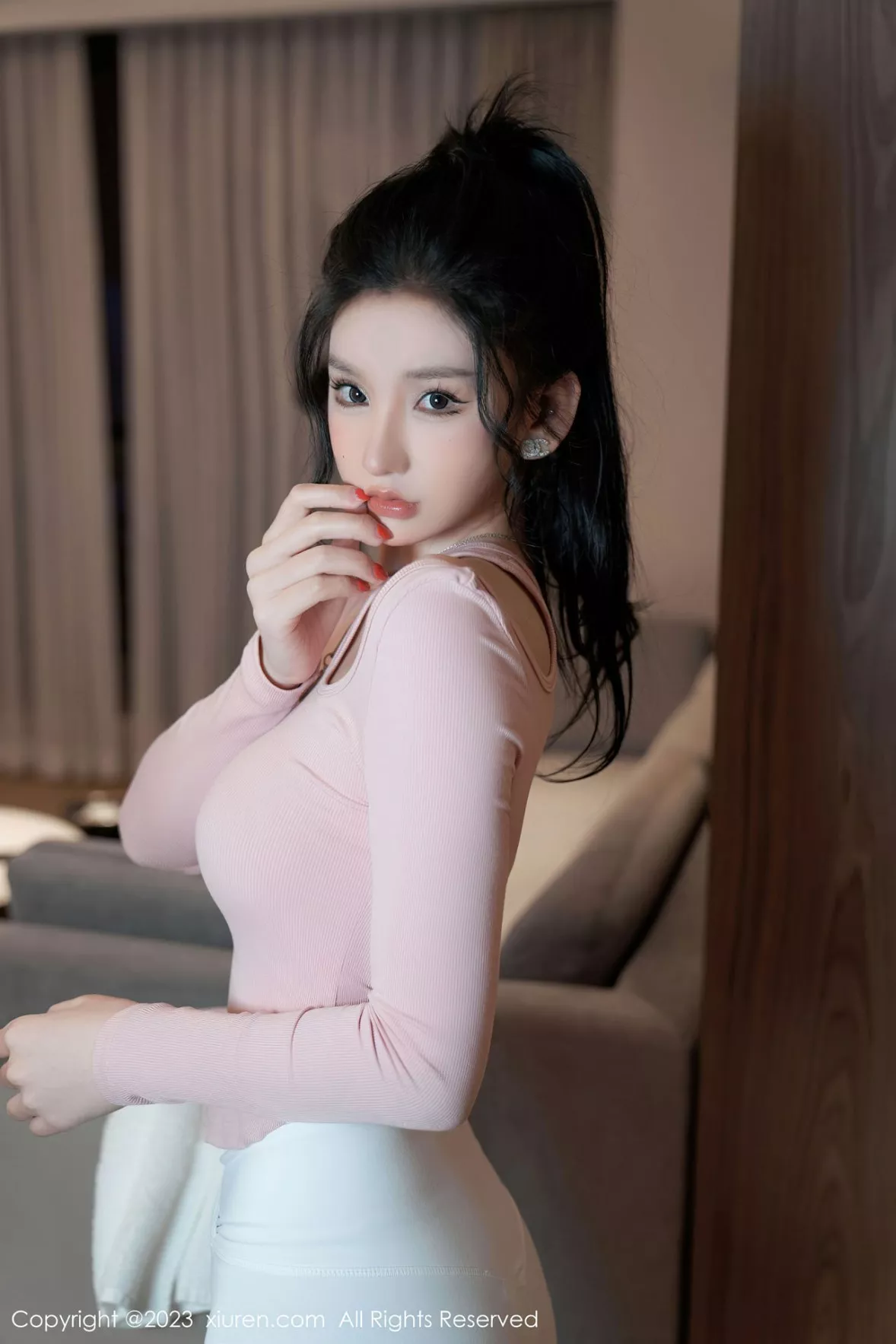 秀人集.com_[XiuRen秀人网]No.6285_女神周于希Sally澳门旅拍健身少女主题超薄肉丝秀翘臀诱惑写真80P