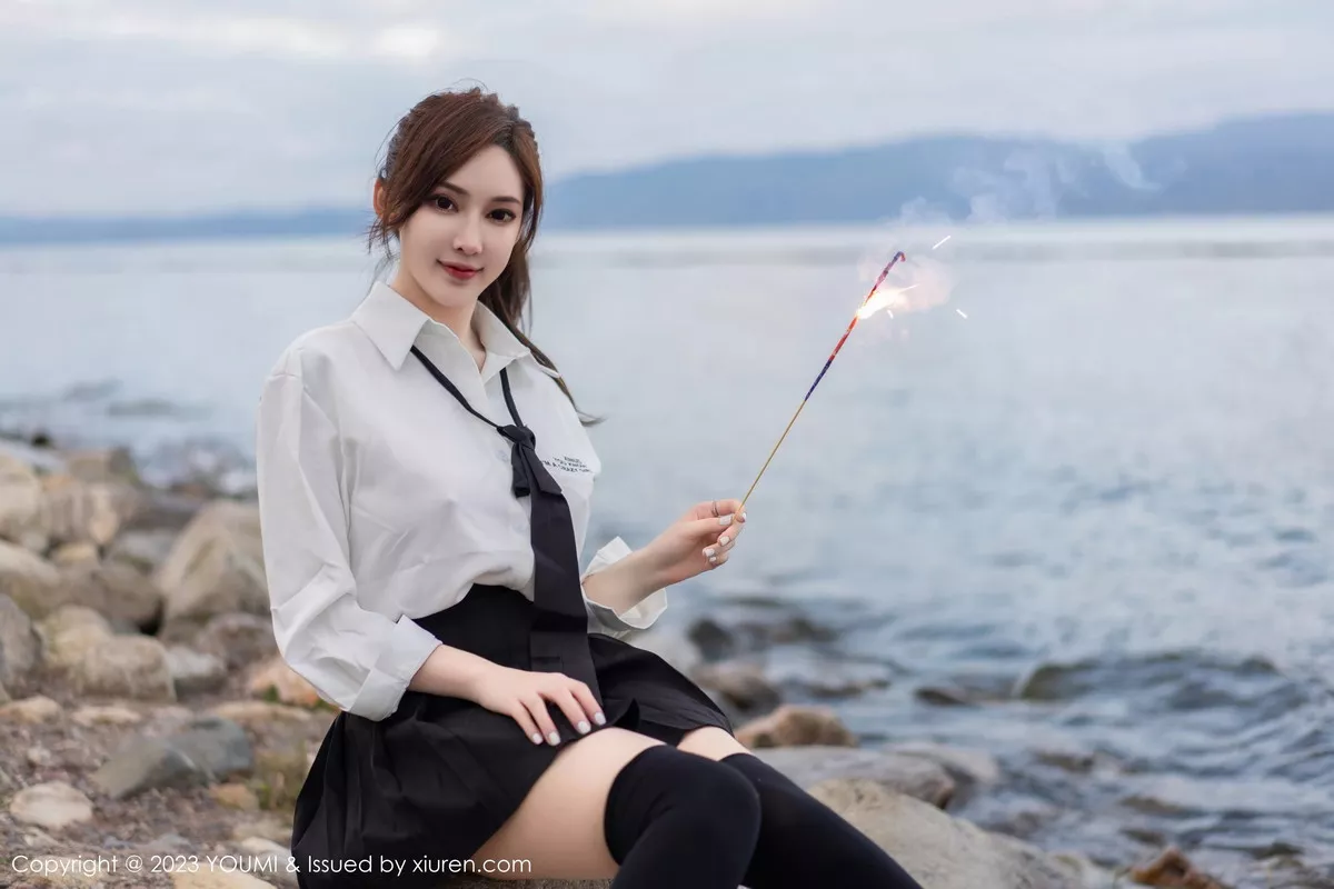 秀人集.com_[YouMi尤蜜荟]Vol.903_女神Carol周妍希大理旅拍性感白T配黑短裙秀完美身材迷人写真100P