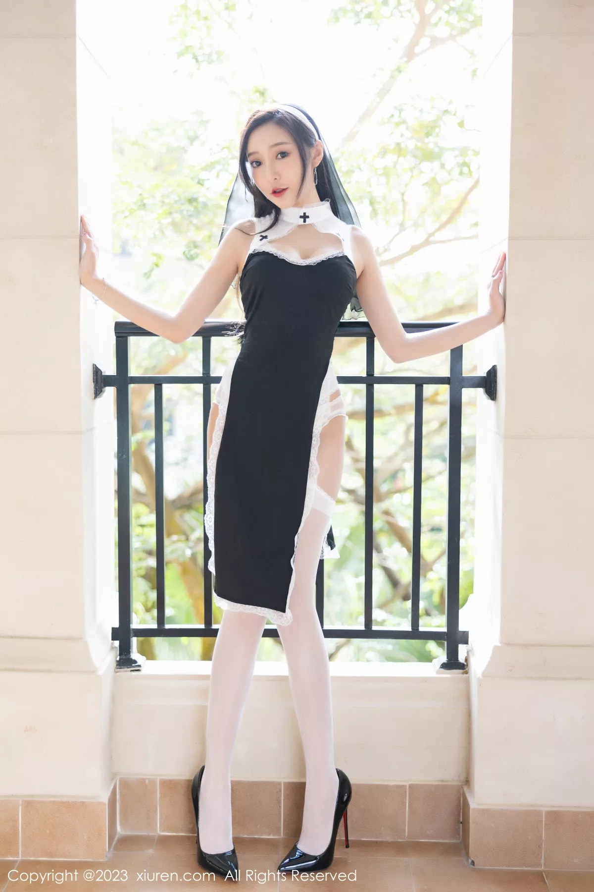 秀人集.com_[XiuRen秀人网]No.6284_女神王馨瑶yanni私房半脱露白色蕾丝内衣配白丝吊袜惹火诱惑写真81P