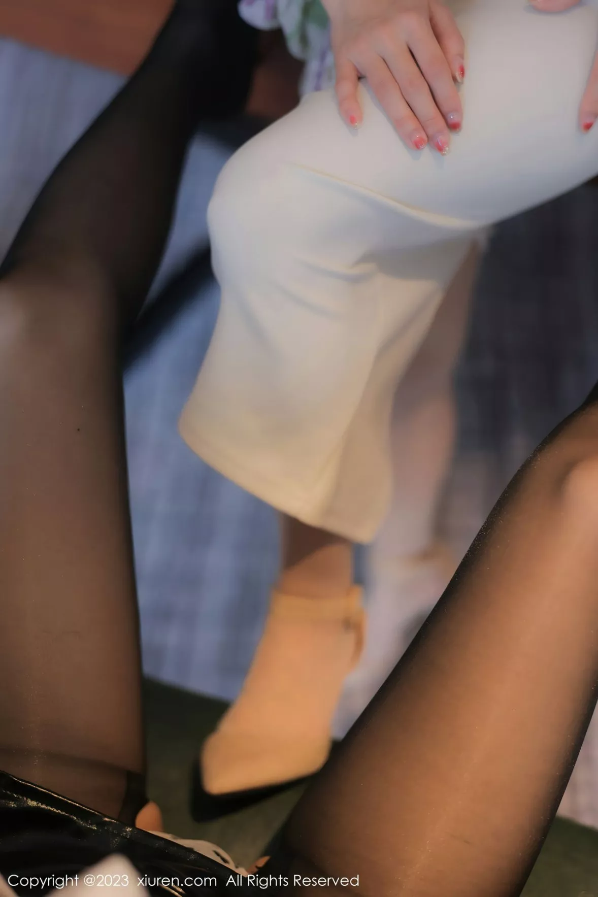 秀人集.com_[XiuRen秀人网]No.6279_新人模特星子柒kiki组合拍摄半脱露白色内衣配原色丝袜性感写真111P