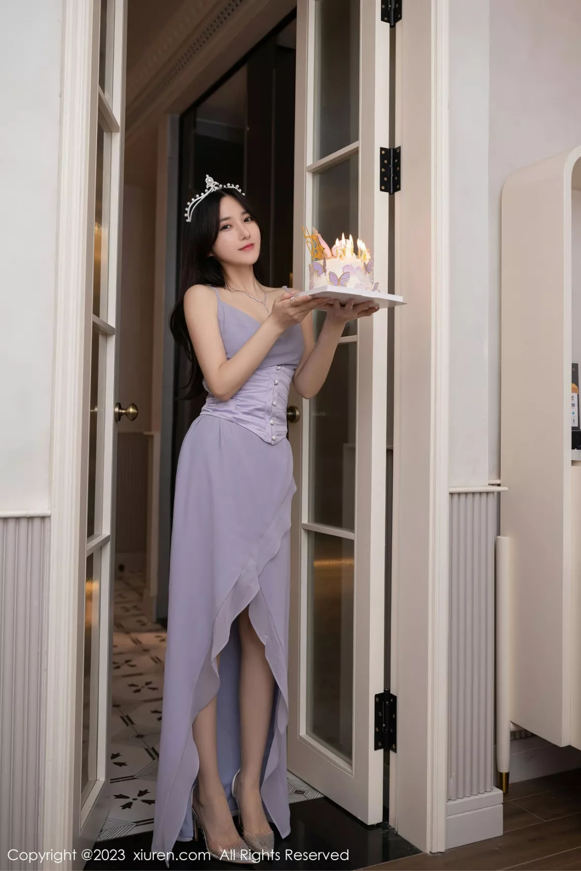 秀人集.com_[XiuRen秀人网]No.6286_模特鱼子酱Fish生日篇主题紫灰色连衣长裙秀曼妙身姿迷人写真83P