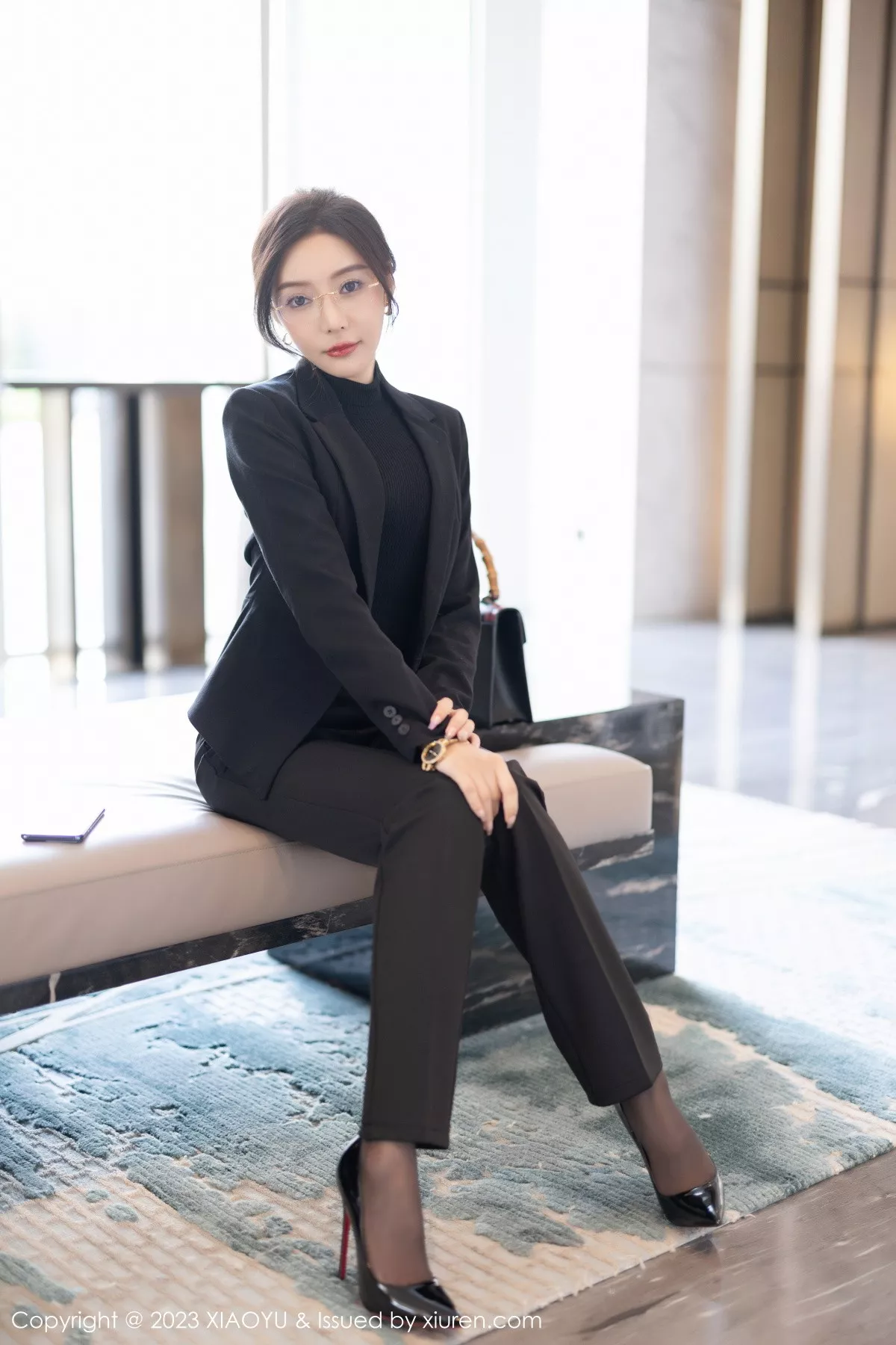 秀人集.com_[XiaoYu画语界]Vol.974_女神王馨瑶yanni性感黑色Ol装露黑色蕾丝内衣超薄黑丝诱惑写真93P