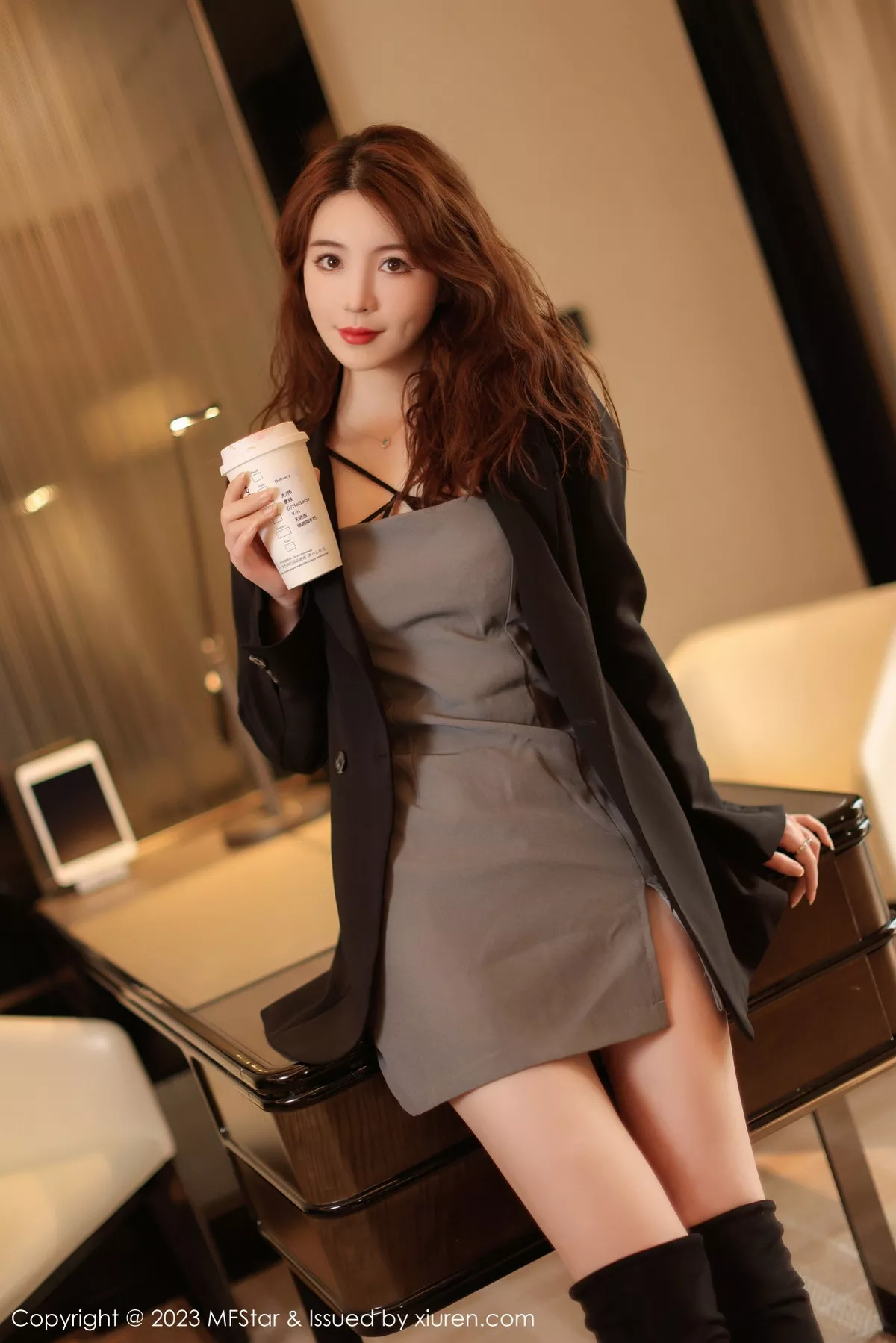 秀人集.com_[MFStar模范学院]Vol.589_模特yoo优优脱西服外衣露性感黑色内衣配黑丝袜完美诱惑写真66P