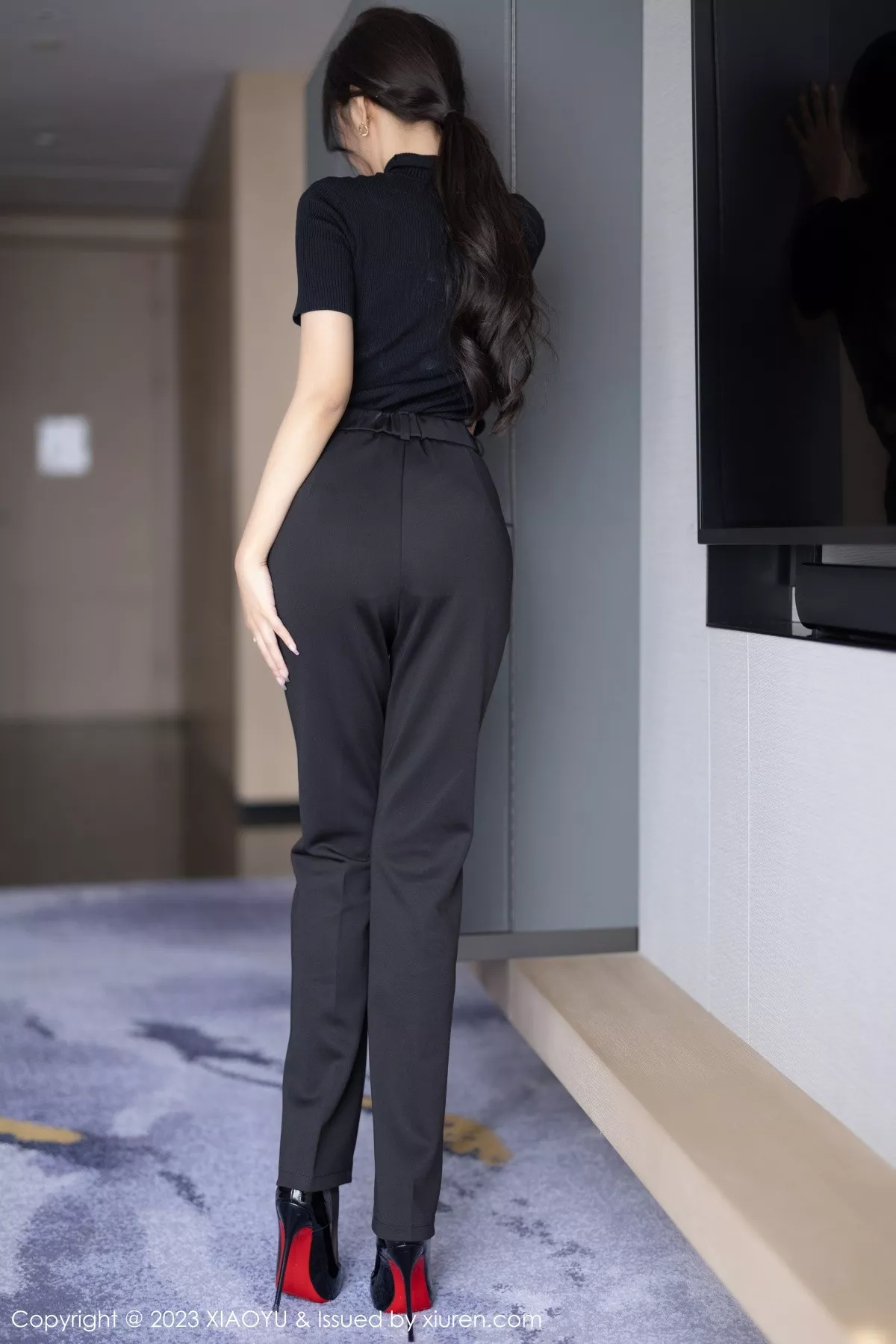 秀人集.com_[XiaoYu画语界]Vol.974_女神王馨瑶yanni性感黑色Ol装露黑色蕾丝内衣超薄黑丝诱惑写真93P