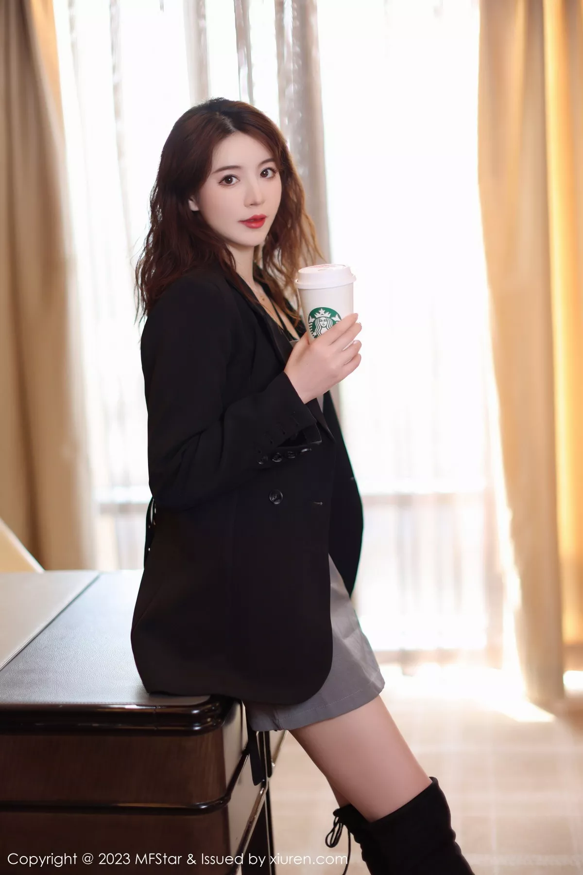 秀人集.com_[MFStar模范学院]Vol.589_模特yoo优优脱西服外衣露性感黑色内衣配黑丝袜完美诱惑写真66P