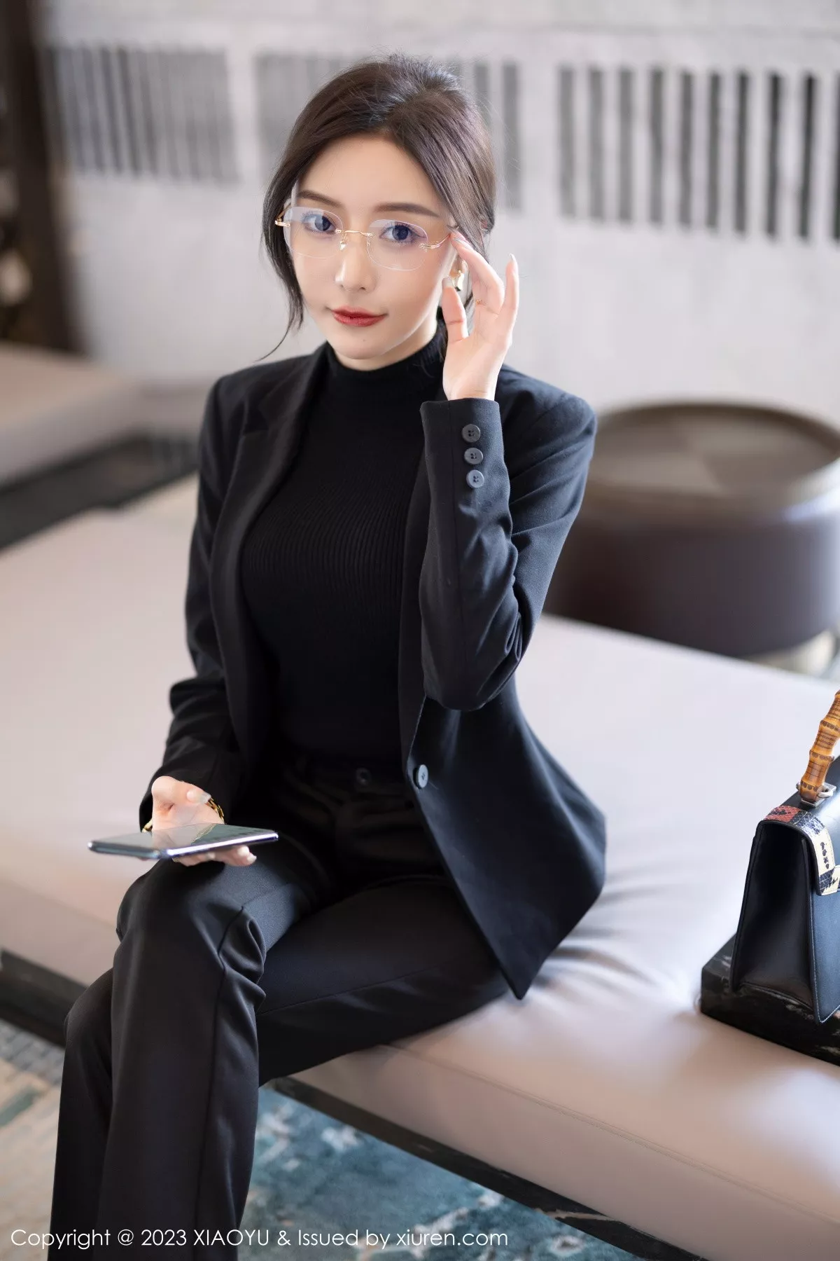 秀人集.com_[XiaoYu画语界]Vol.974_女神王馨瑶yanni性感黑色Ol装露黑色蕾丝内衣超薄黑丝诱惑写真93P