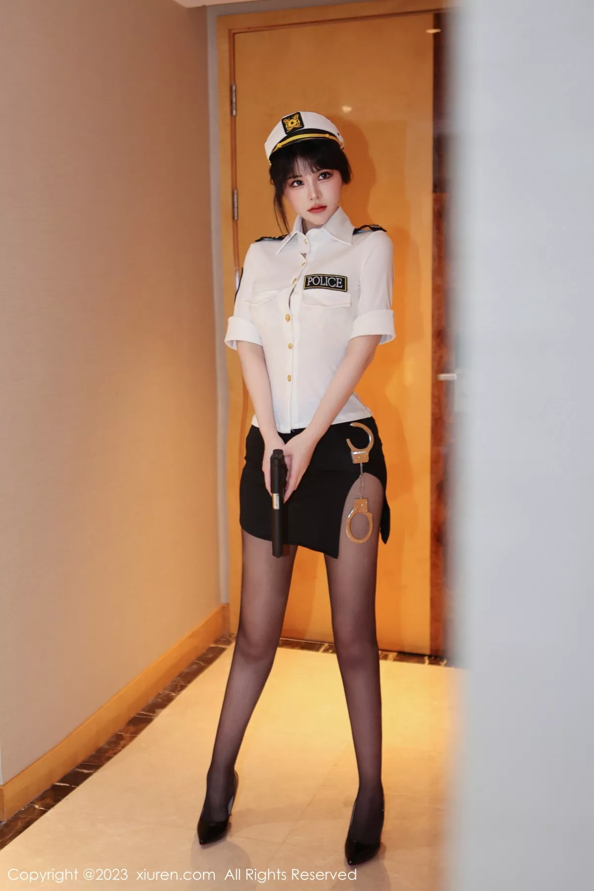秀人集.com_[XiuRen秀人网]No.6328_模特桃桃子情趣警察制服露淡黄色蕾丝内衣秀曼妙身姿诱惑写真92P