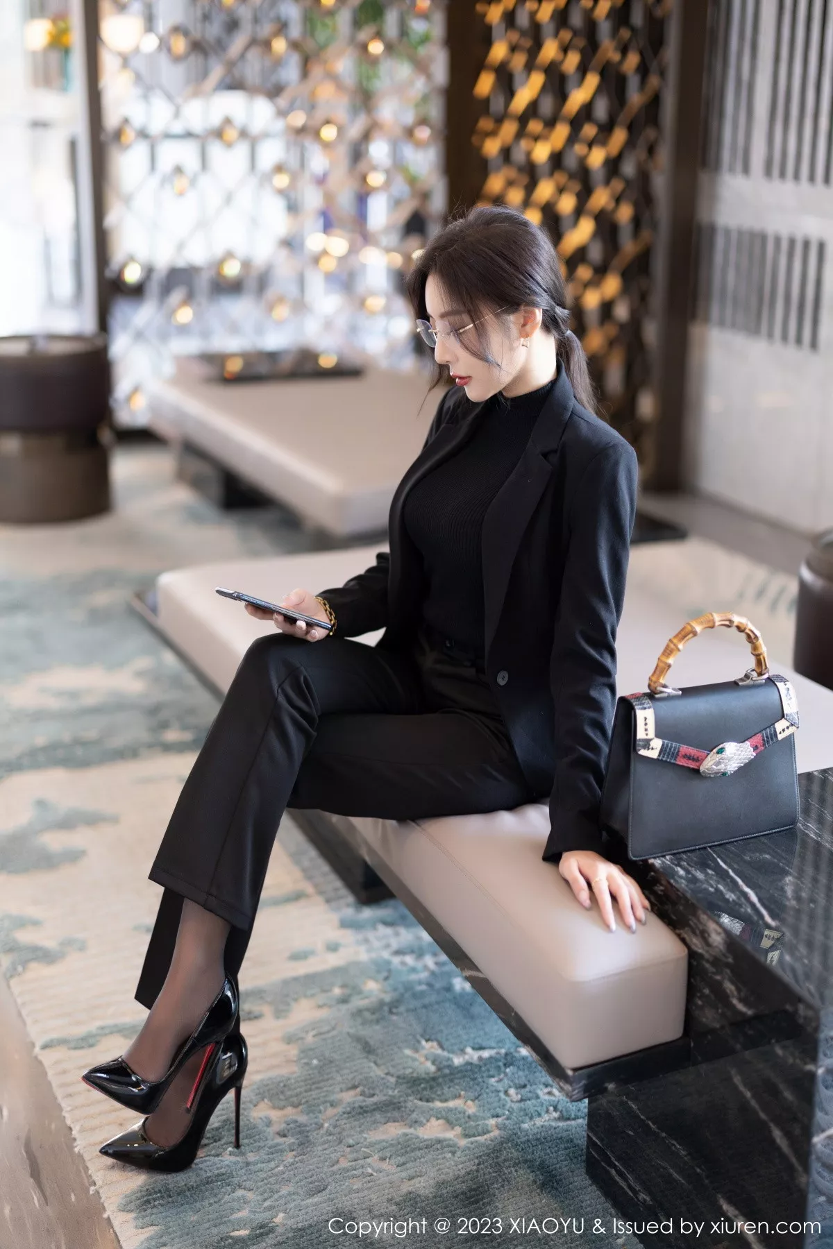 秀人集.com_[XiaoYu画语界]Vol.974_女神王馨瑶yanni性感黑色Ol装露黑色蕾丝内衣超薄黑丝诱惑写真93P