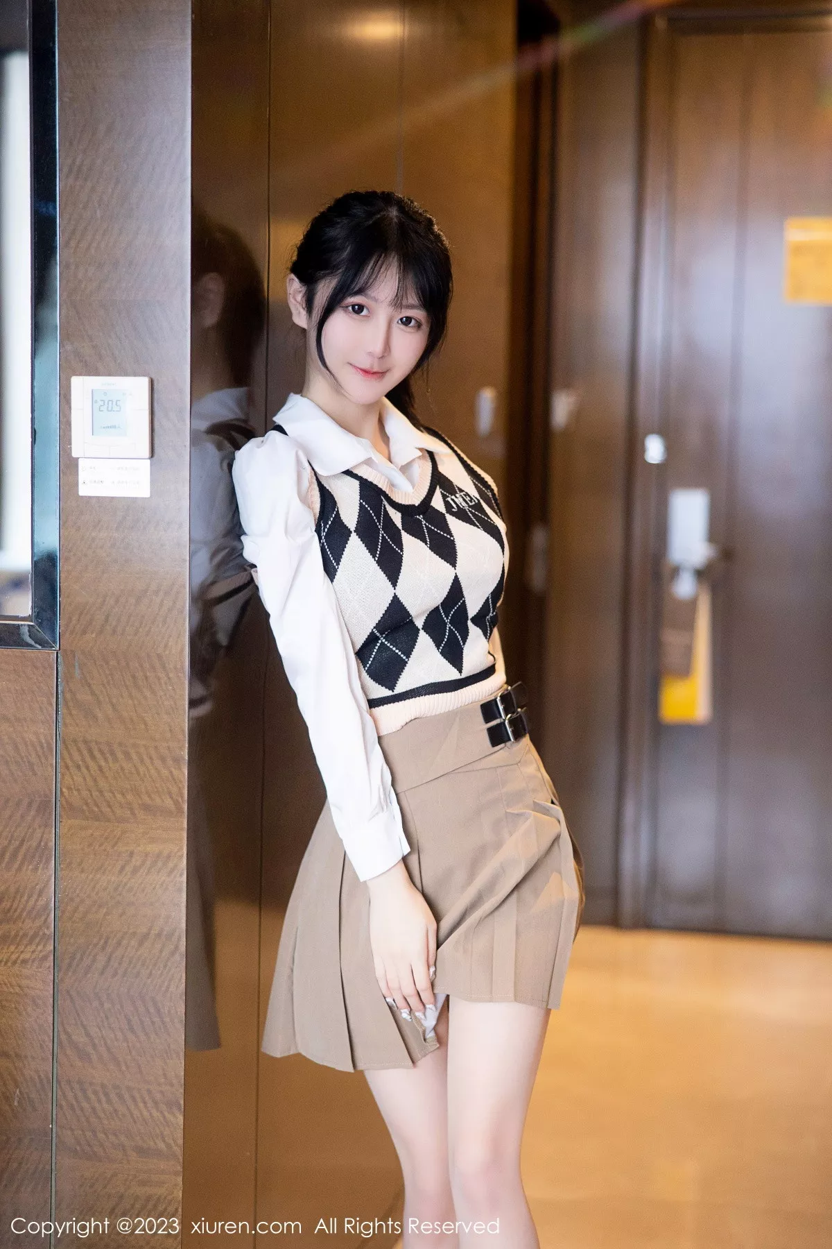 秀人集.com_[XiuRen秀人网]No.6329_模特谢小蒽私房半脱露粉色蕾丝内衣配超薄无内肉丝惹火诱惑写真94P