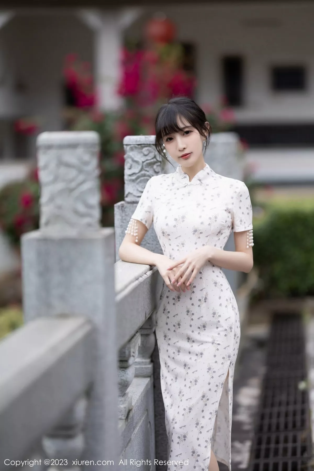 秀人集.com_[XiuRen秀人网]No.6346_模特林星阑海南旅拍性感浅色短款旗袍露浅粉色蕾丝内衣迷人写真85P