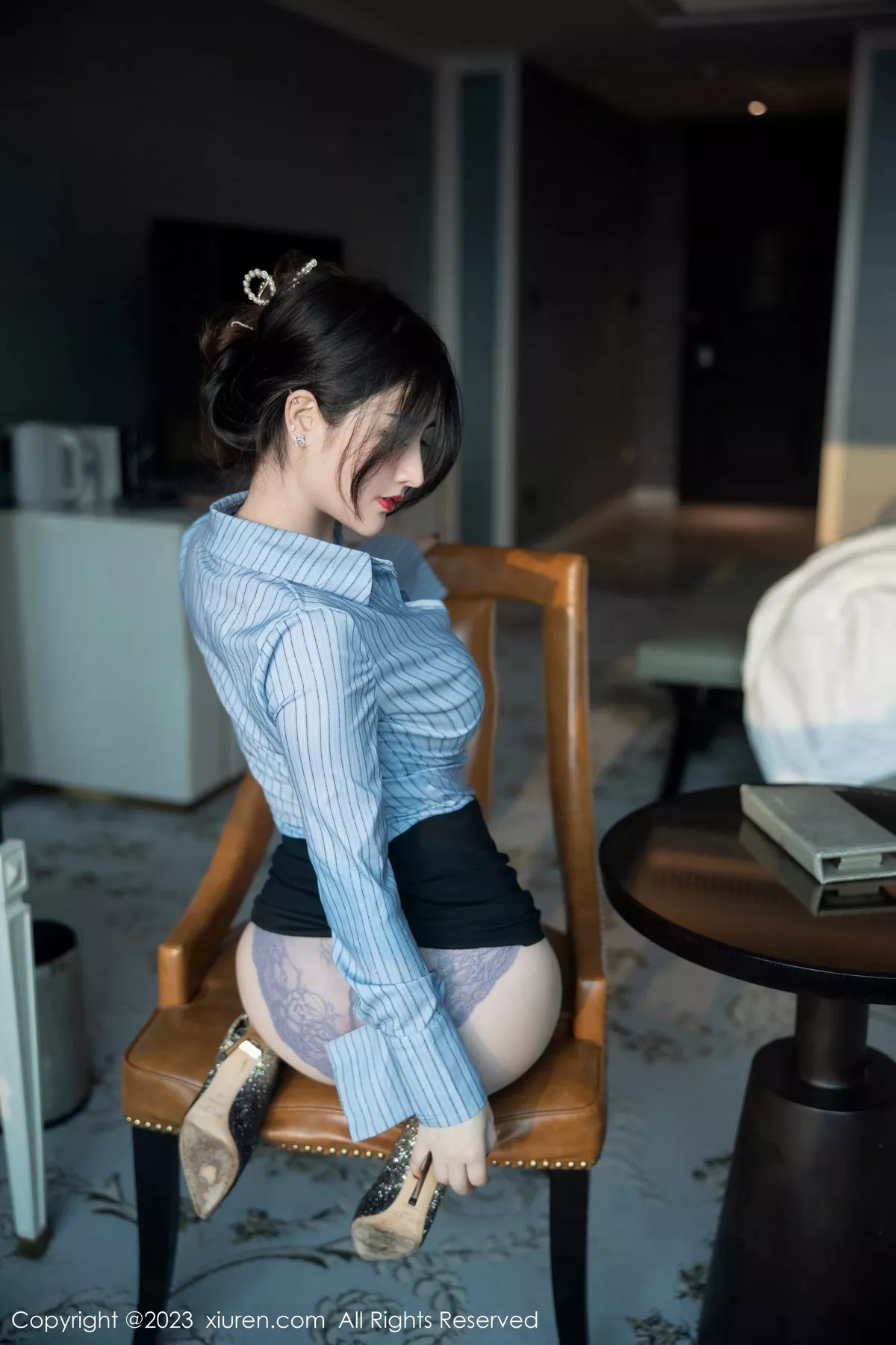 秀人集.com_[XiuRen秀人网]No.6343_模特诗诗kiki条纹T恤配黑短裙露性感蕾丝内衣魅惑黑丝诱惑写真78P