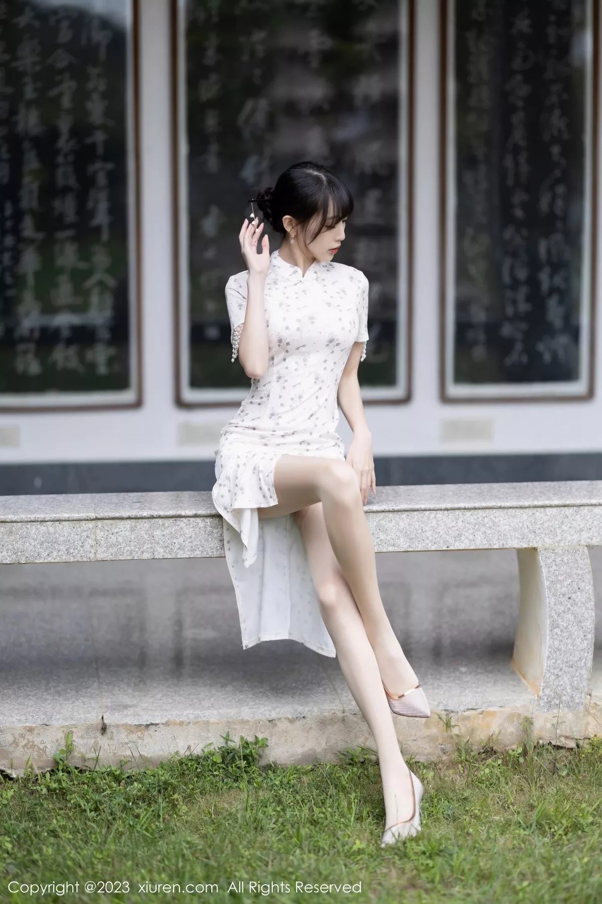 秀人集.com_[XiuRen秀人网]No.6346_模特林星阑海南旅拍性感浅色短款旗袍露浅粉色蕾丝内衣迷人写真85P