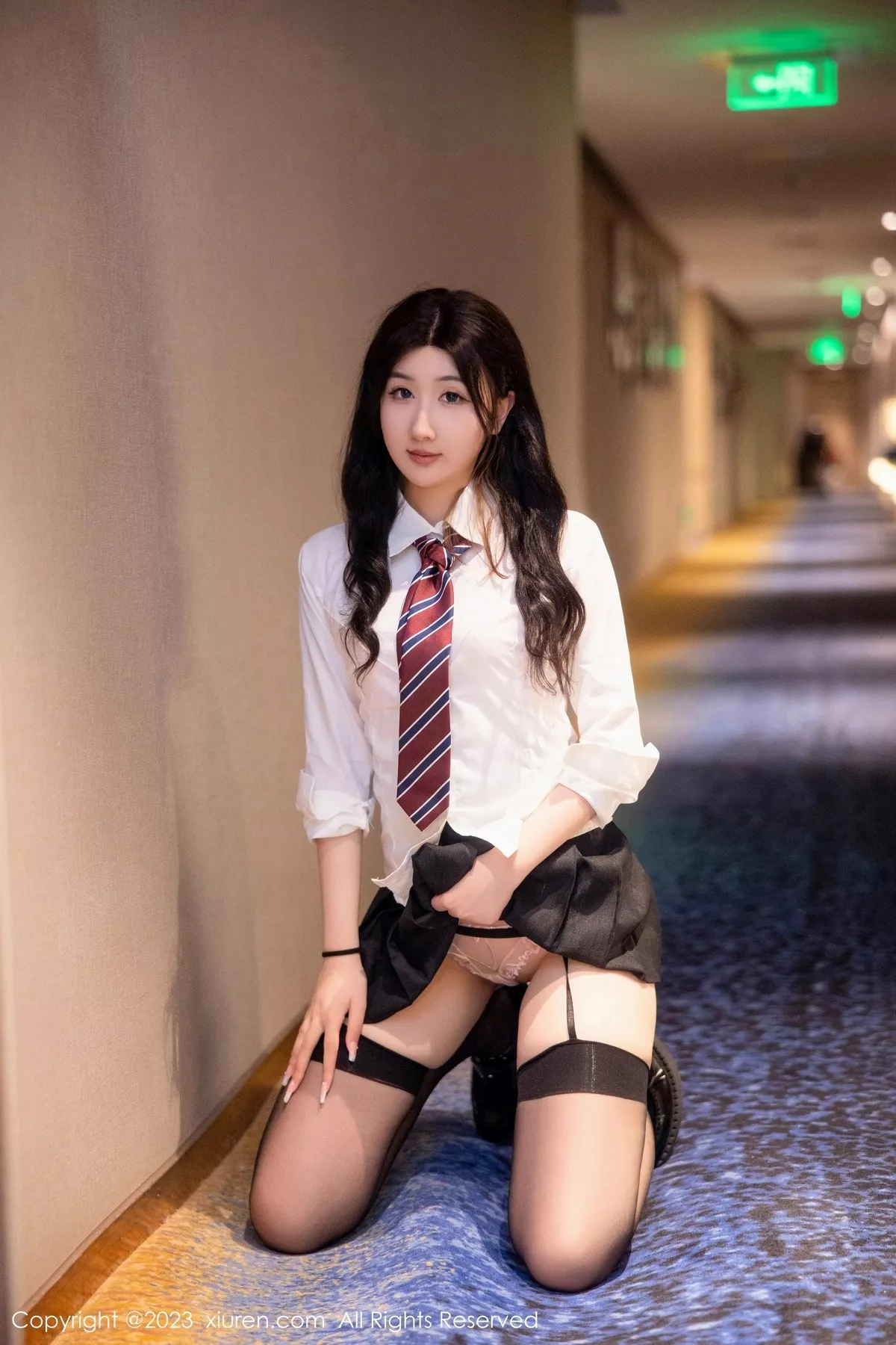 秀人集.com_[XiuRen秀人网]No.6350_模特江真真性感白T配黑短裙露粉色蕾丝内衣黑丝吊袜诱惑写真90P