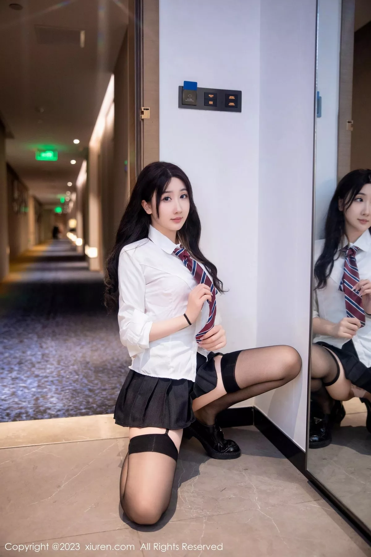 秀人集.com_[XiuRen秀人网]No.6350_模特江真真性感白T配黑短裙露粉色蕾丝内衣黑丝吊袜诱惑写真90P