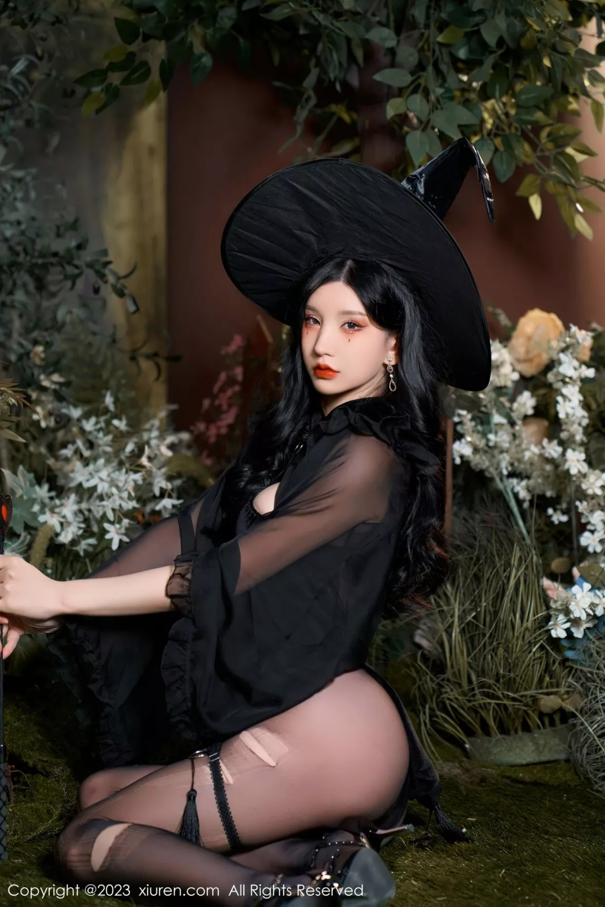 秀人集.com_[XiuRen秀人网]No.6362_女神周于希Sally女巫的救赎主题半脱露豪乳遮点惹火诱惑写真71P