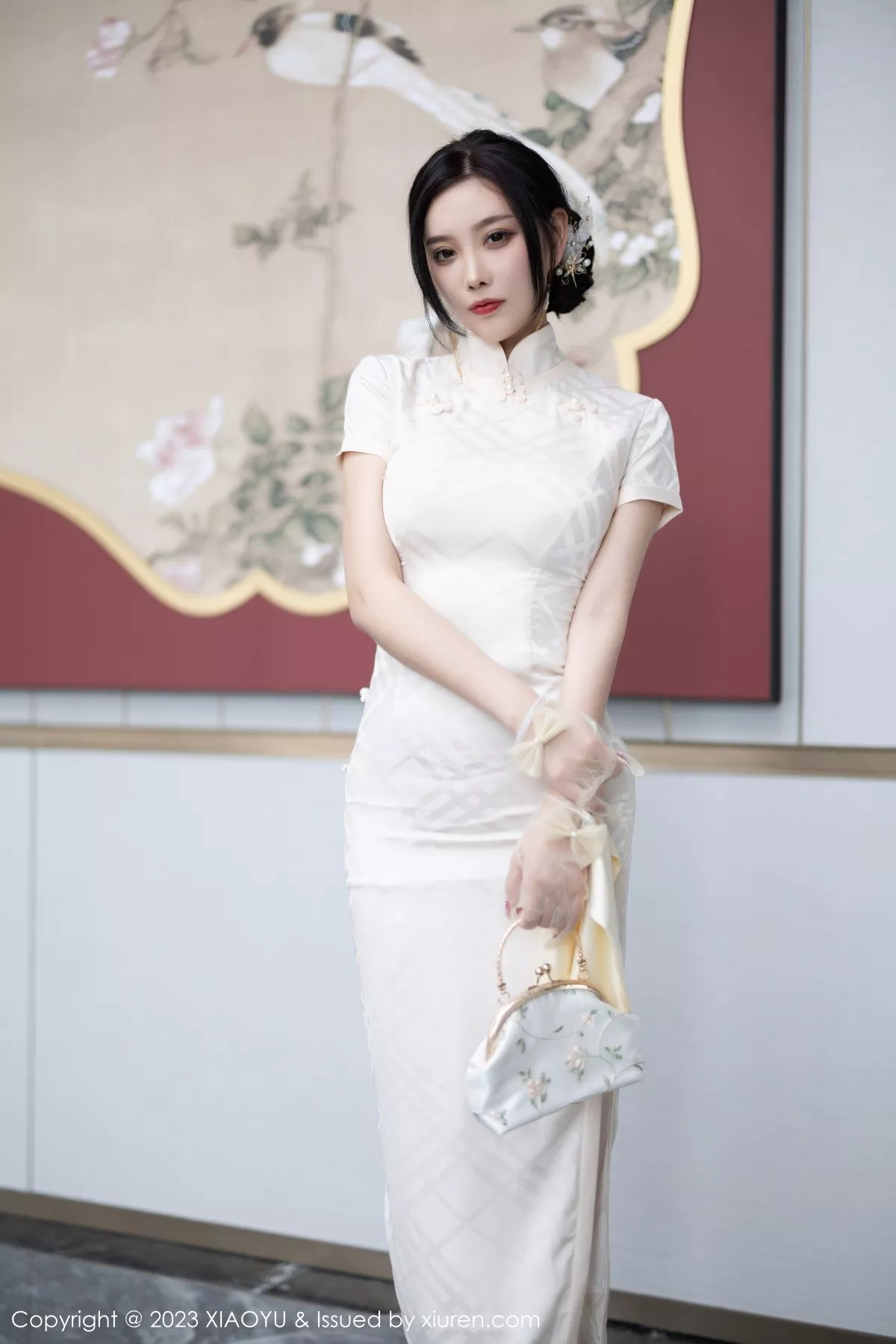 秀人集.com_[XiaoYu画语界]Vol.978_女神杨晨晨Yome性感白色典雅旗袍配白丝袜秀丰腴身材诱惑写真85P