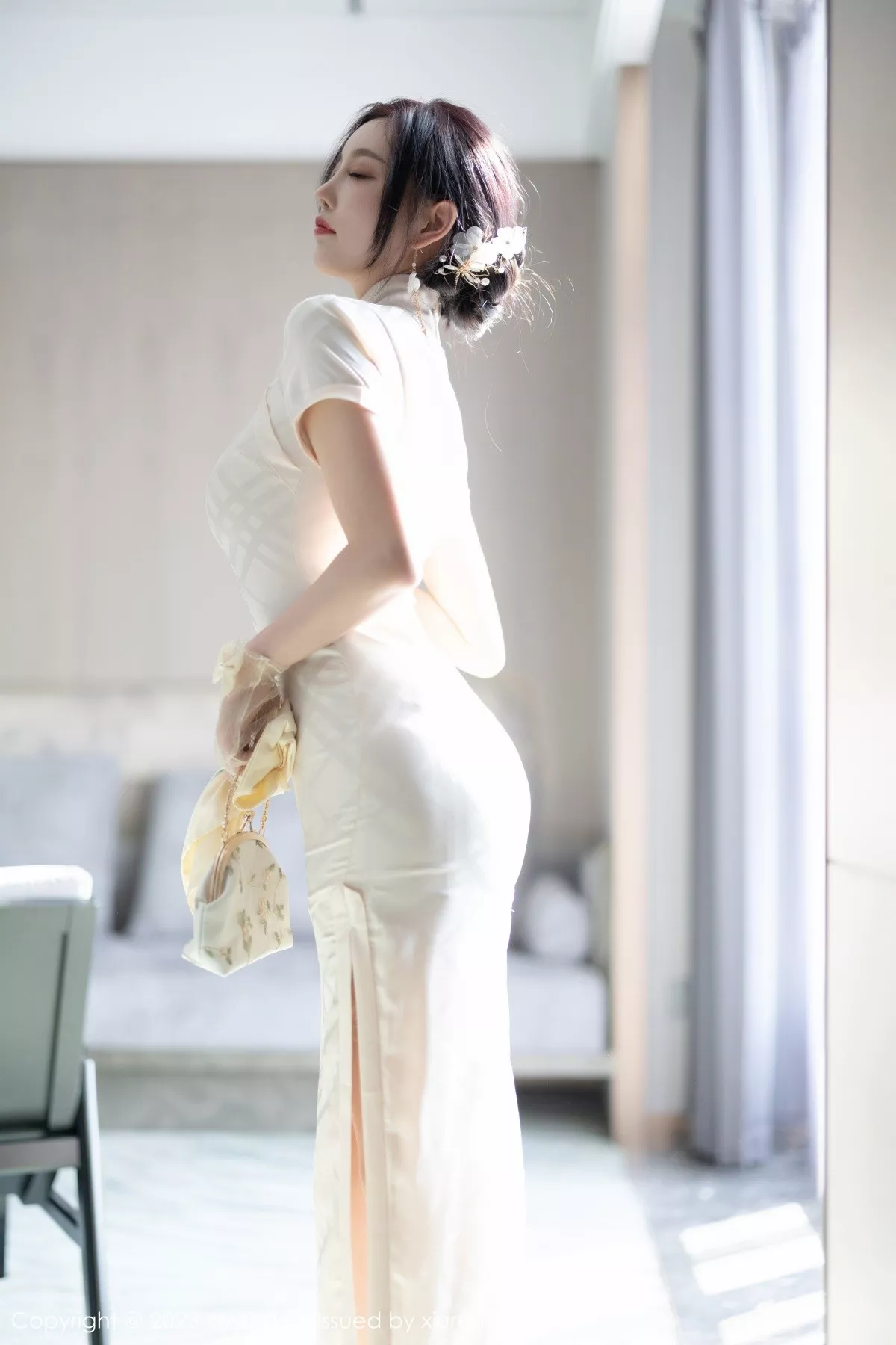 秀人集.com_[XiaoYu画语界]Vol.978_女神杨晨晨Yome性感白色典雅旗袍配白丝袜秀丰腴身材诱惑写真85P