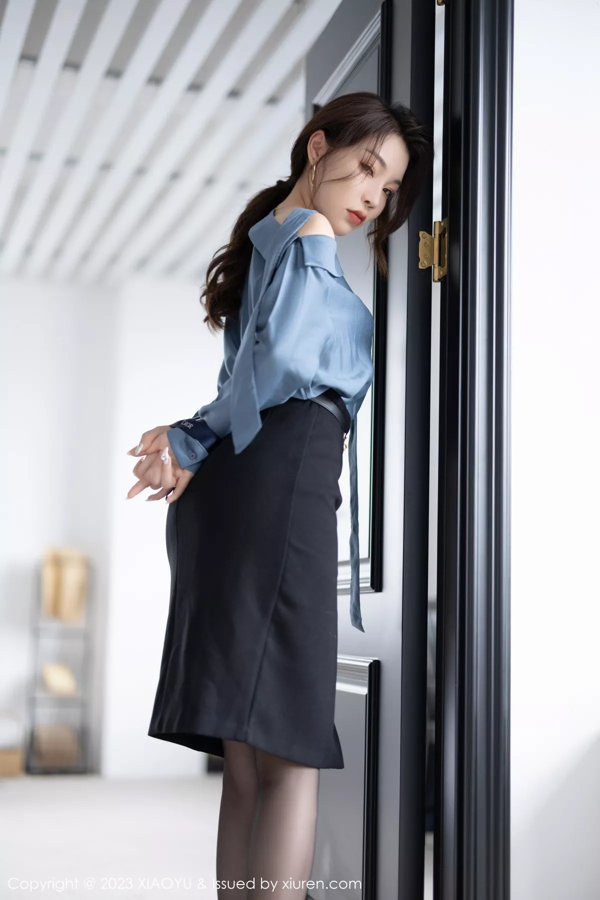 秀人集.com_[XiaoYu画语界]Vol.979_女神徐莉芝Booty脱制服露性感黑色蕾丝内衣配超薄黑丝诱惑写真86P