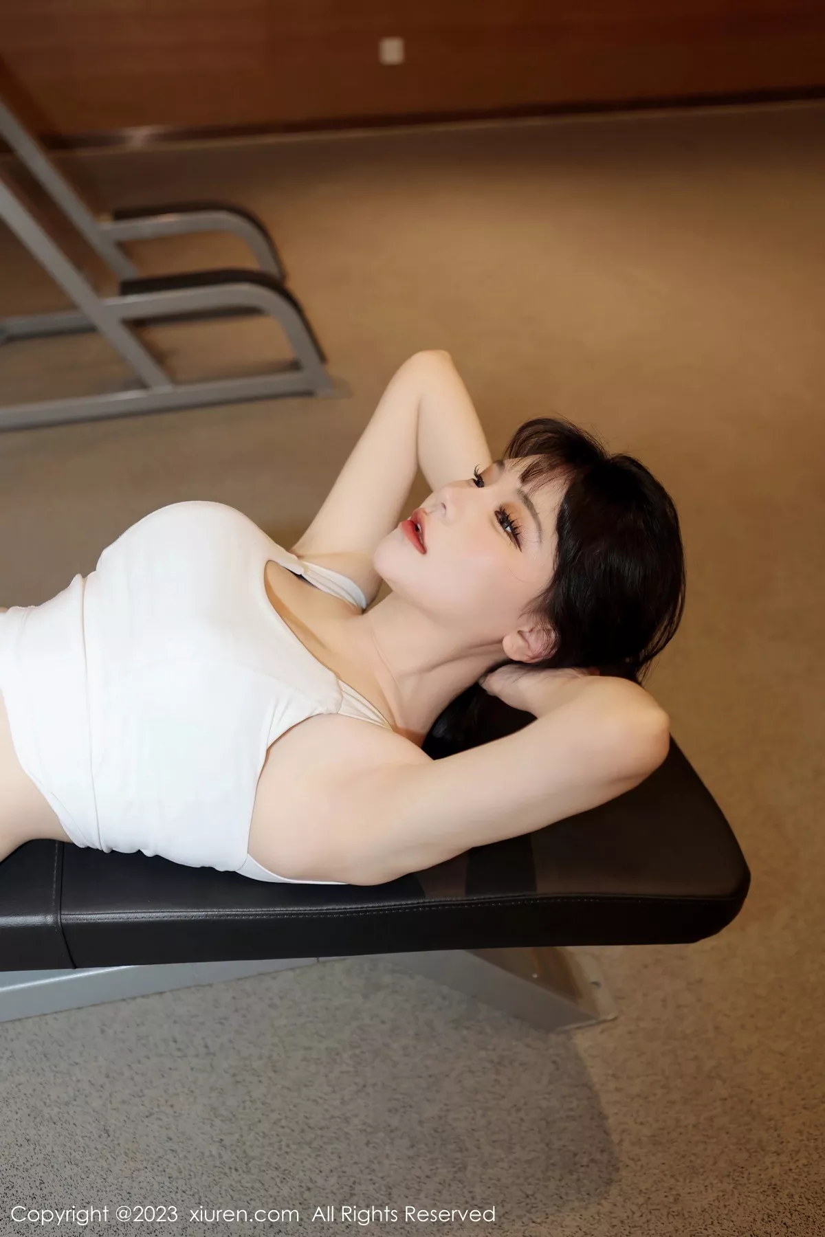 秀人集.com_[XiuRen秀人网]No.6289_模特桃桃子白色短款上衣配瑜伽裤半脱露性感内衣完美诱惑写真80P