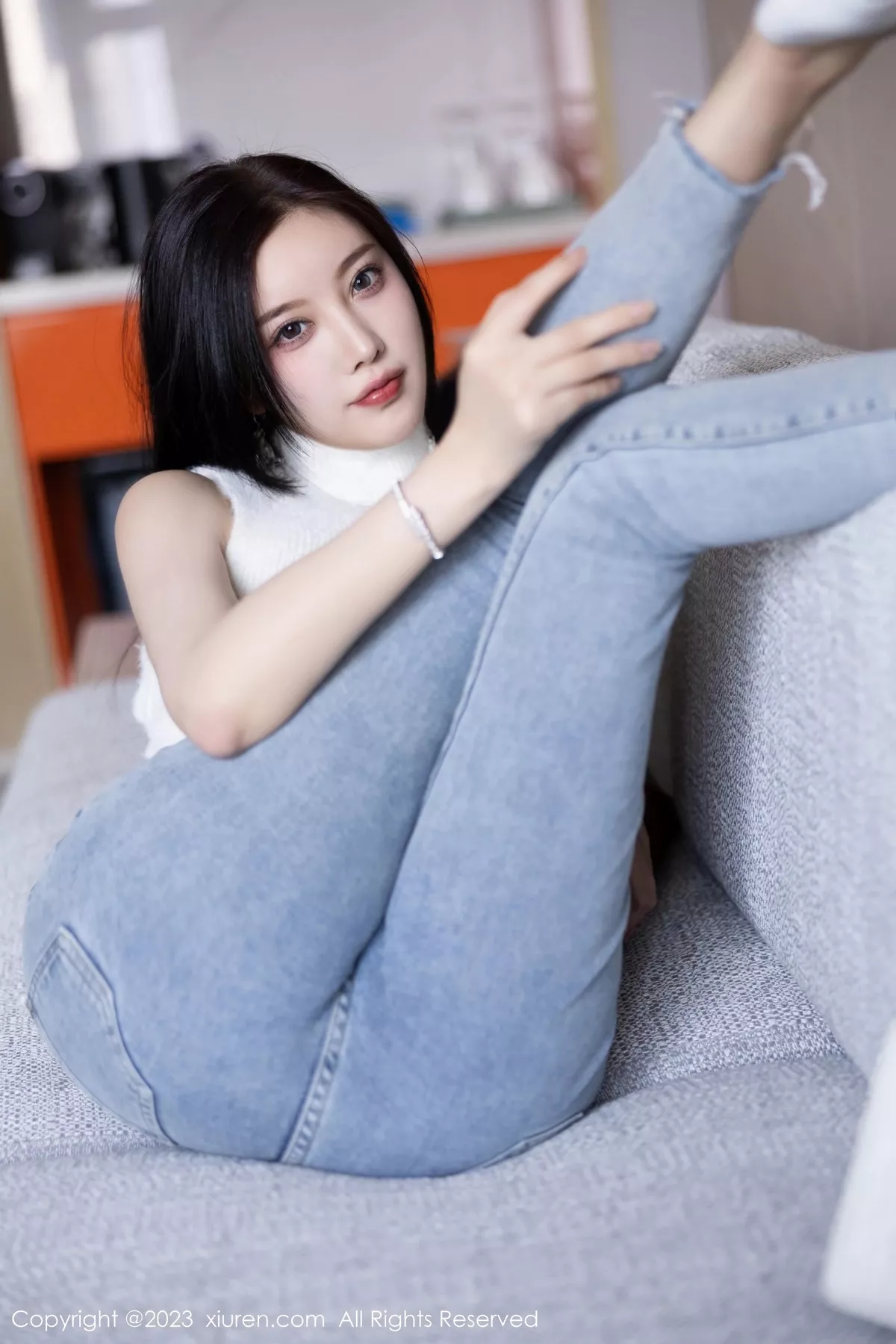 秀人集.com_[XiuRen秀人网]No.6377_女神杨晨晨Yome白色短款上衣配牛仔裤秀丰腴身材完美诱惑写真80P