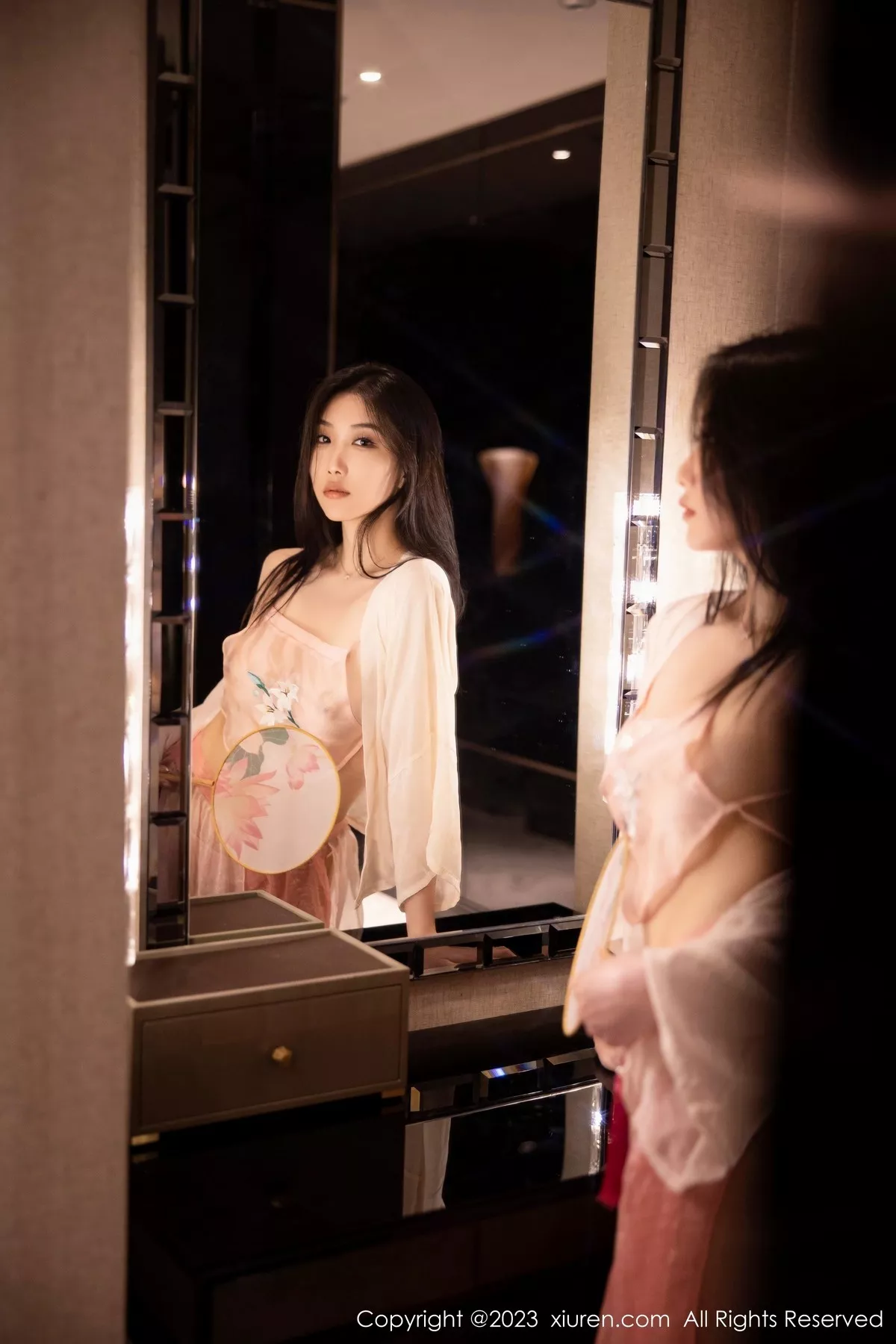 秀人集.com_[XiuRen秀人网]No.6369_新人模特李佳芮cherie性感粉色薄透古装服饰秀惹火身材诱惑写真91P