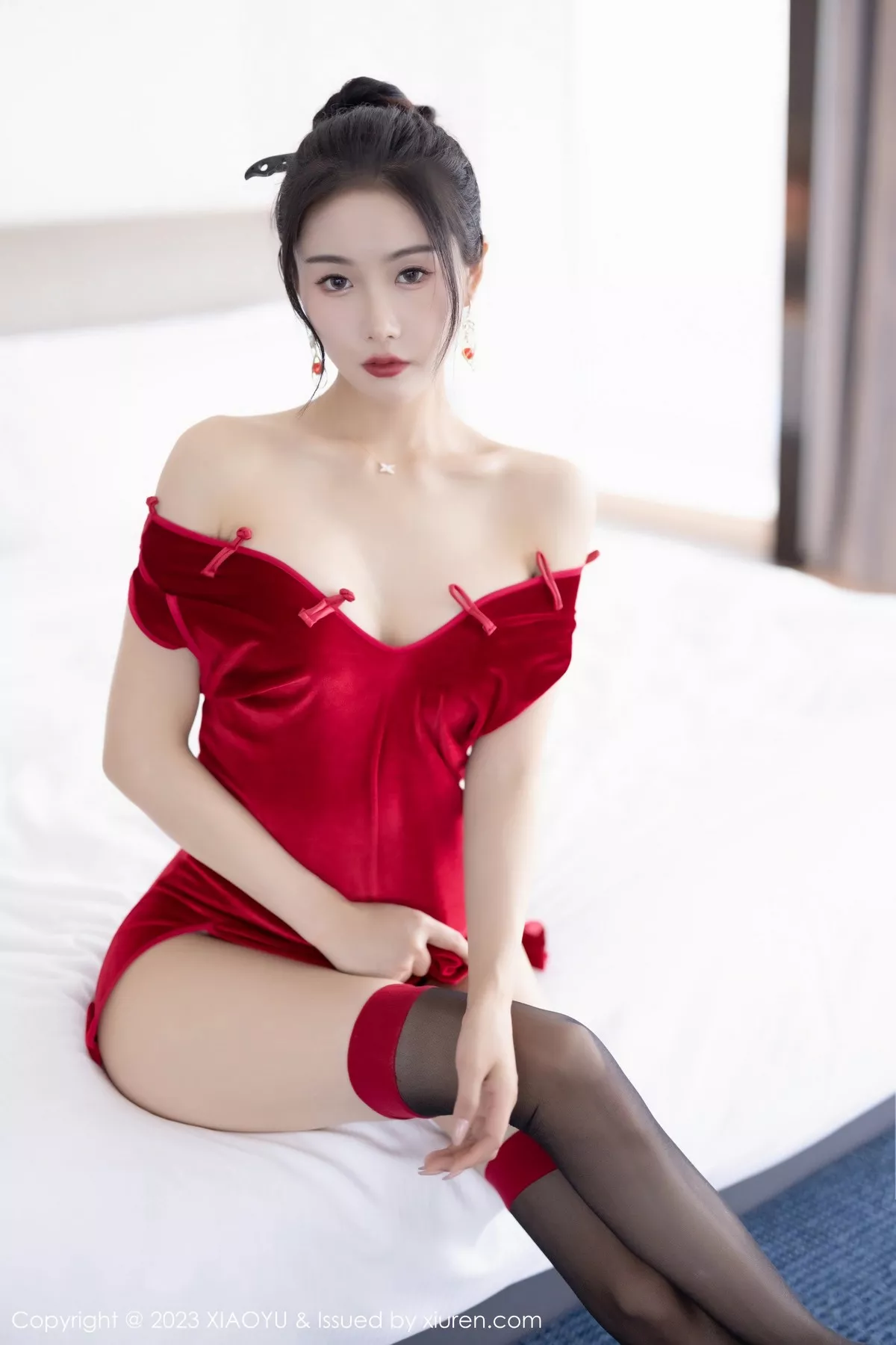 秀人集.com_[XiaoYu画语界]Vol.980_模特苏苏阿红色短旗袍露黑色连体内衣秀曼妙绝美身姿诱惑写真84P