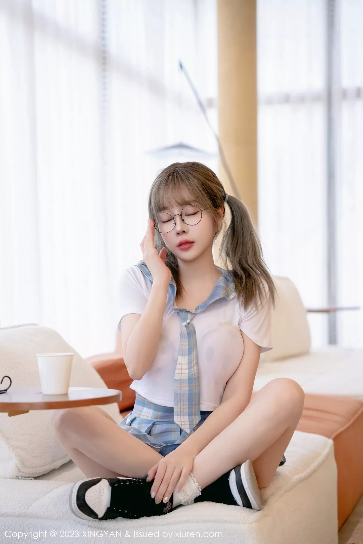 秀人集.com_[XINGYAN星颜社]VOL.180_女神王雨纯淡蓝色格子短裙套装露性感粉色内衣迷人诱惑写真82P