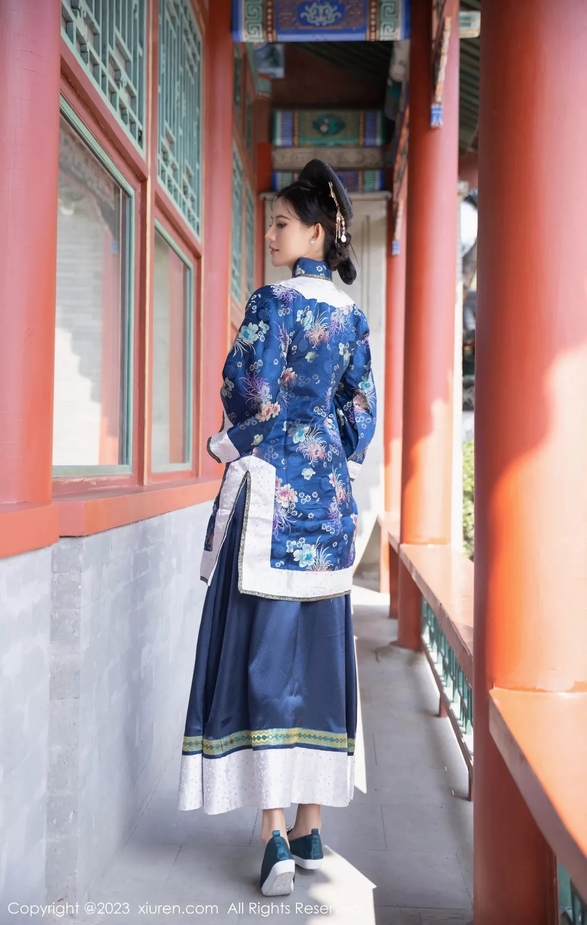 秀人集.com_[XiuRen秀人网]No.6398_模特就是阿朱啊脱宫廷古装露蓝色睡衣秀曼妙绝美身姿诱惑写真86P