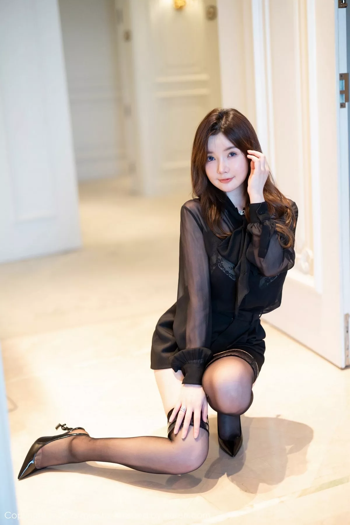 秀人集.com_[MyGirl美媛馆]Vol.649_模特糯美子MINIbabe性感黑色蕾丝内衣配黑色蕾丝吊袜魅惑写真62P