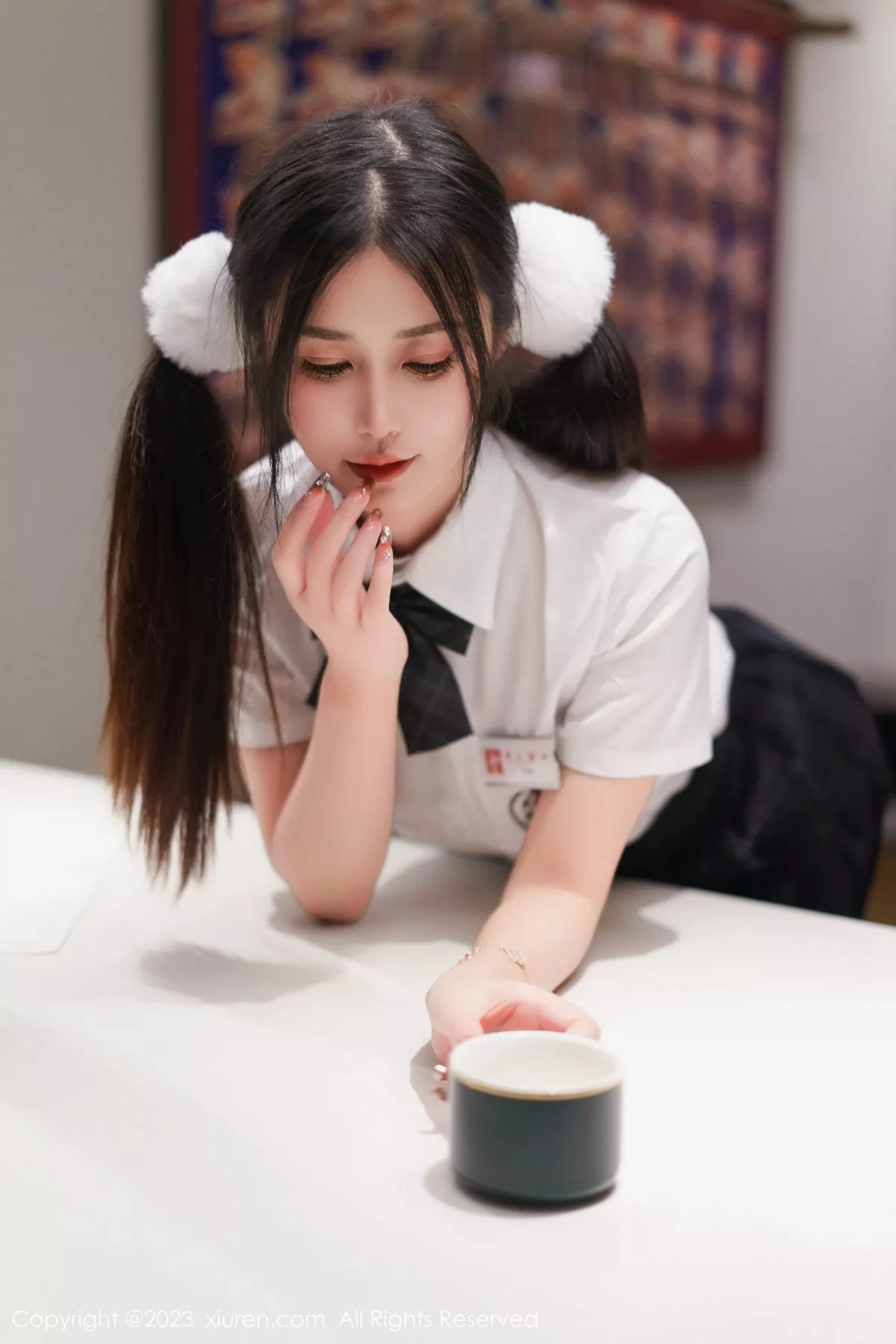 秀人集.com_[XiuRen秀人网]No.6397_模特laura阿姣泰国旅拍白色上衣配黑短裙露蕾丝边内衣诱惑写真81P