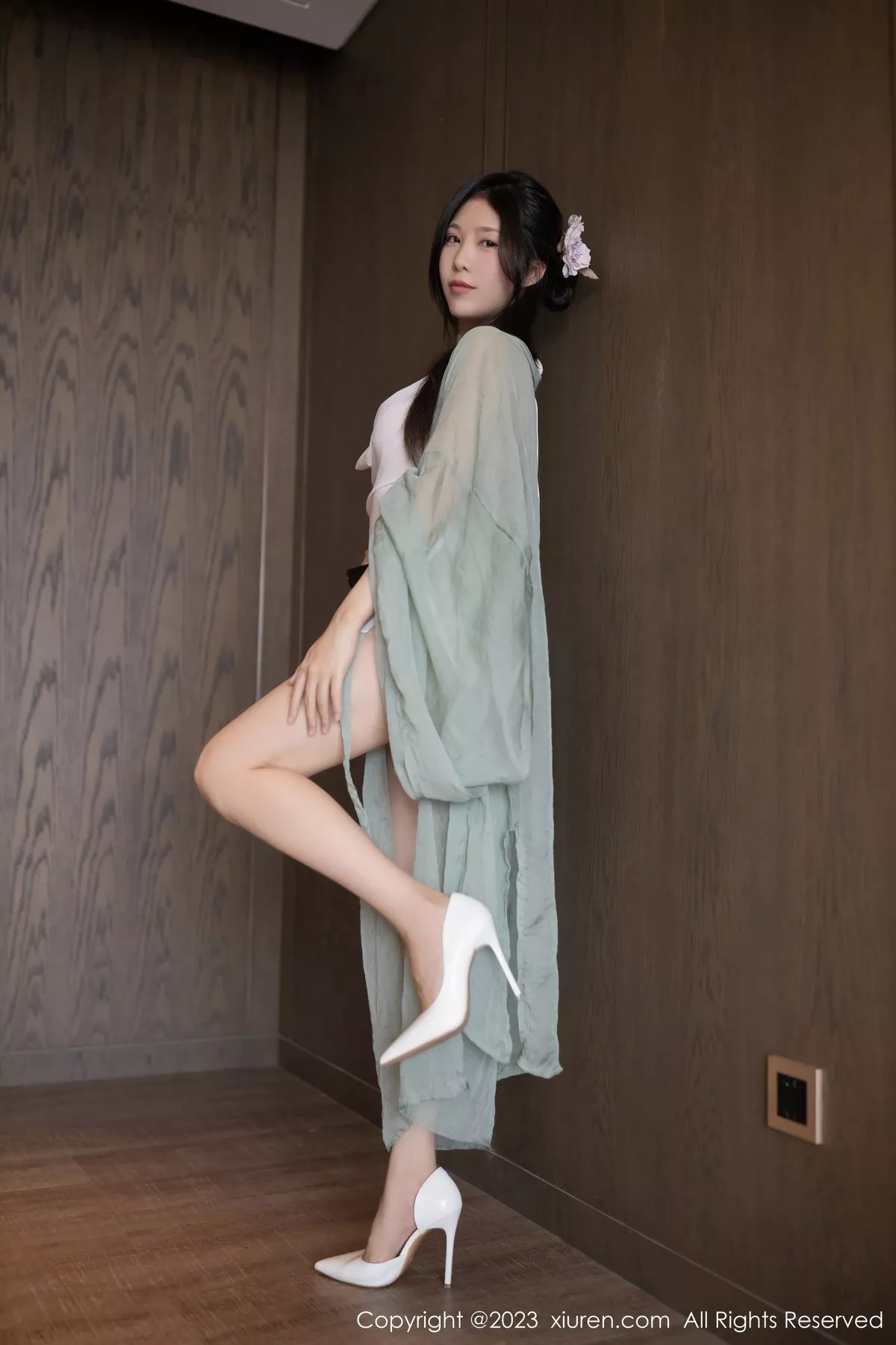 秀人集.com_[XiuRen秀人网]No.6420_模特利世性感绿色古装服饰配白色薄纱秀曼妙身姿迷人诱惑写真74P