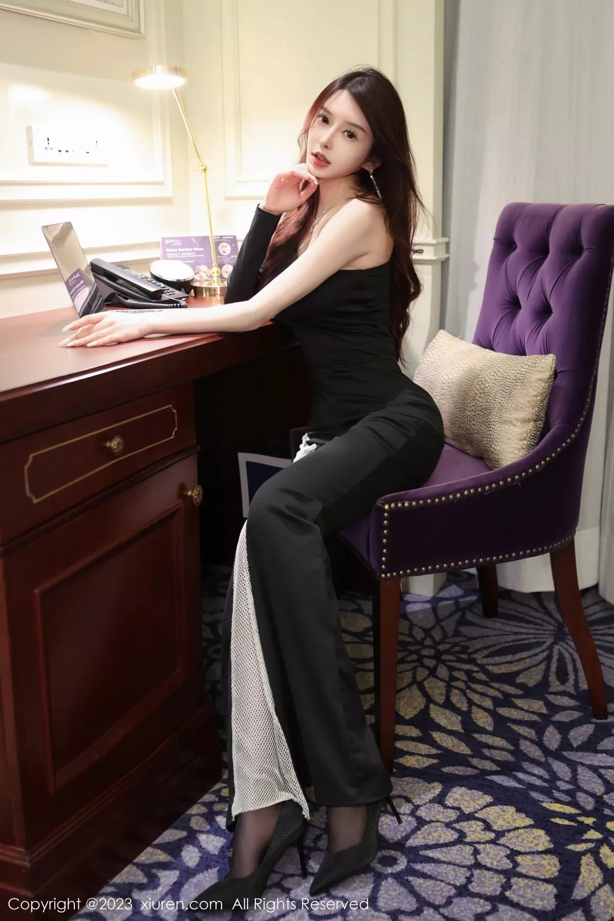 秀人集.com_[XiuRen秀人网]No.6417_模特玉兔miki脱黑色简约套装露黑色蕾丝内衣超薄黑丝诱惑写真95P