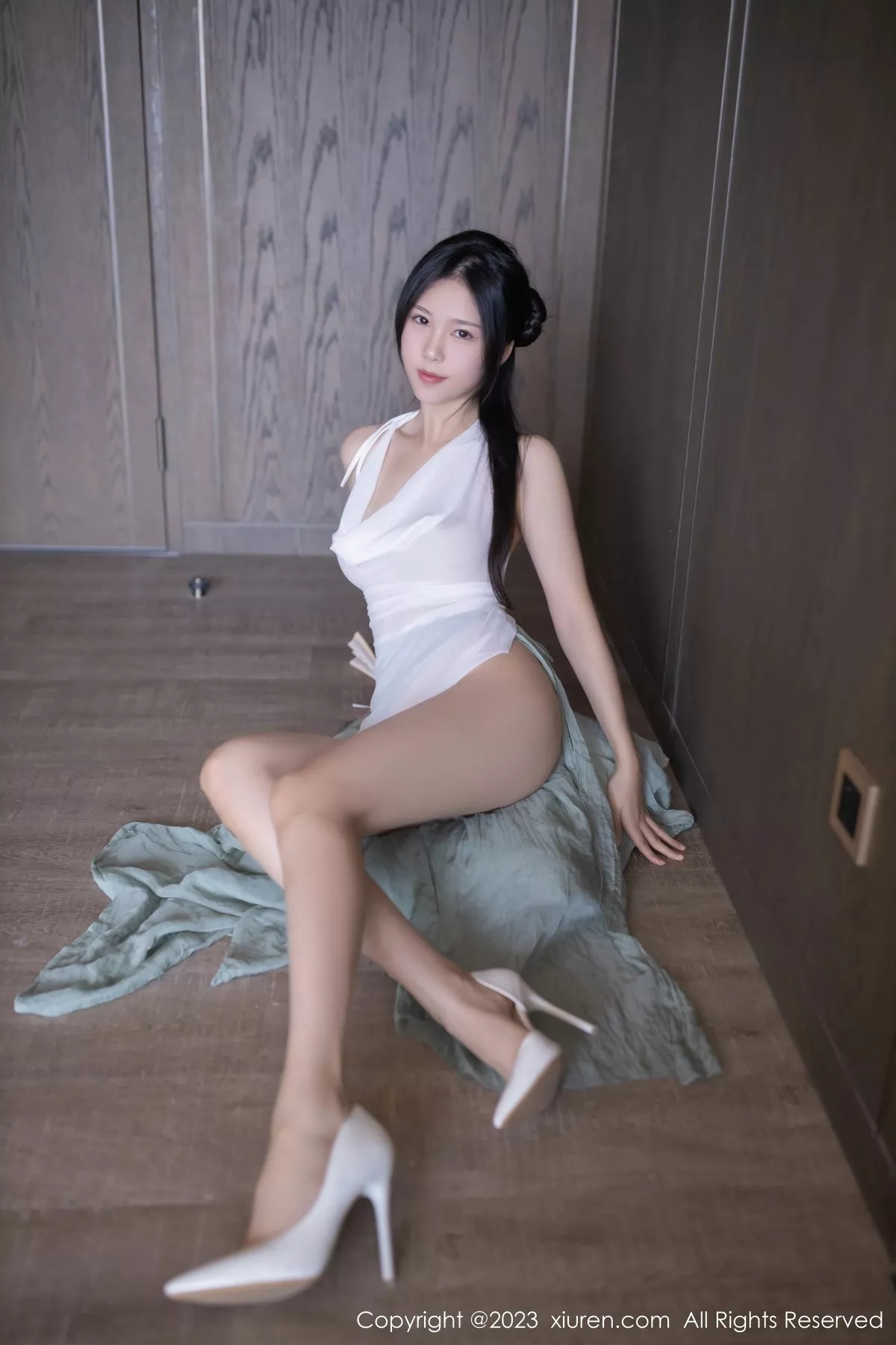 秀人集.com_[XiuRen秀人网]No.6420_模特利世性感绿色古装服饰配白色薄纱秀曼妙身姿迷人诱惑写真74P