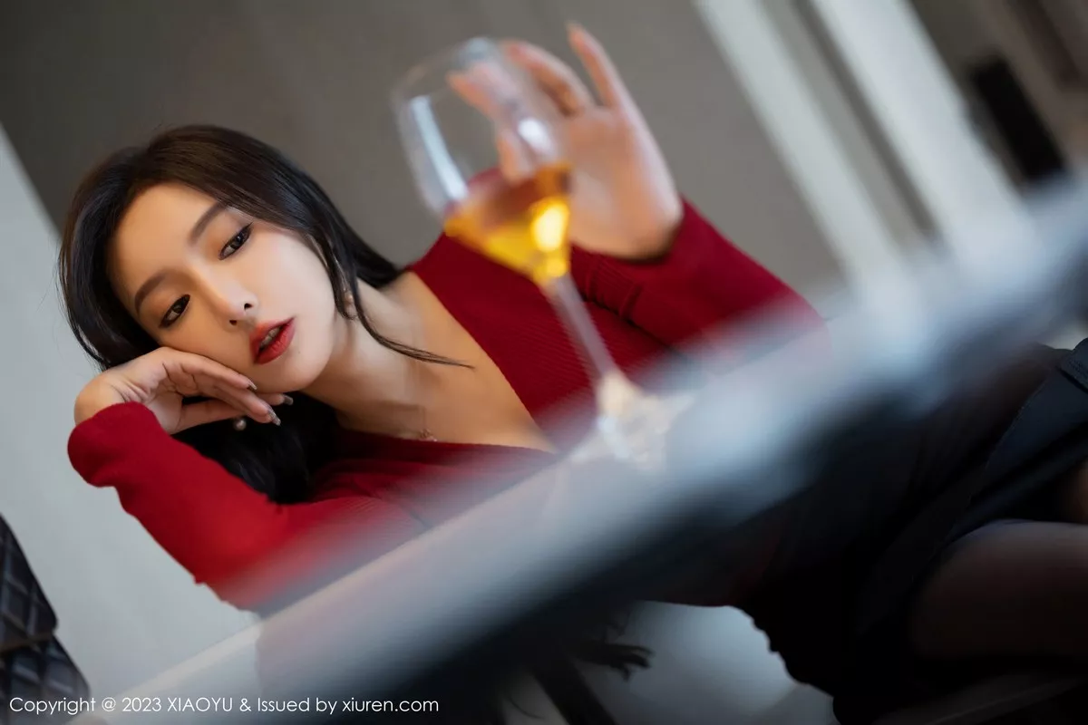 秀人集.com_[XiaoYu画语界]Vol.987_女神王馨瑶yanni红色服饰配黑短裙露浅灰蕾丝内衣完美诱惑写真95P