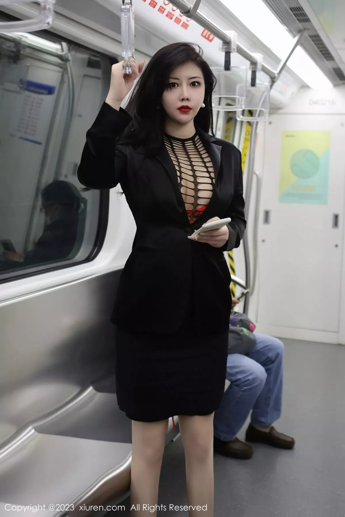 秀人集.com_[XiuRen秀人网]No.6421_模特王婉悠Queen性感浅黑色OL服露红色情趣内衣丰满诱惑写真93P