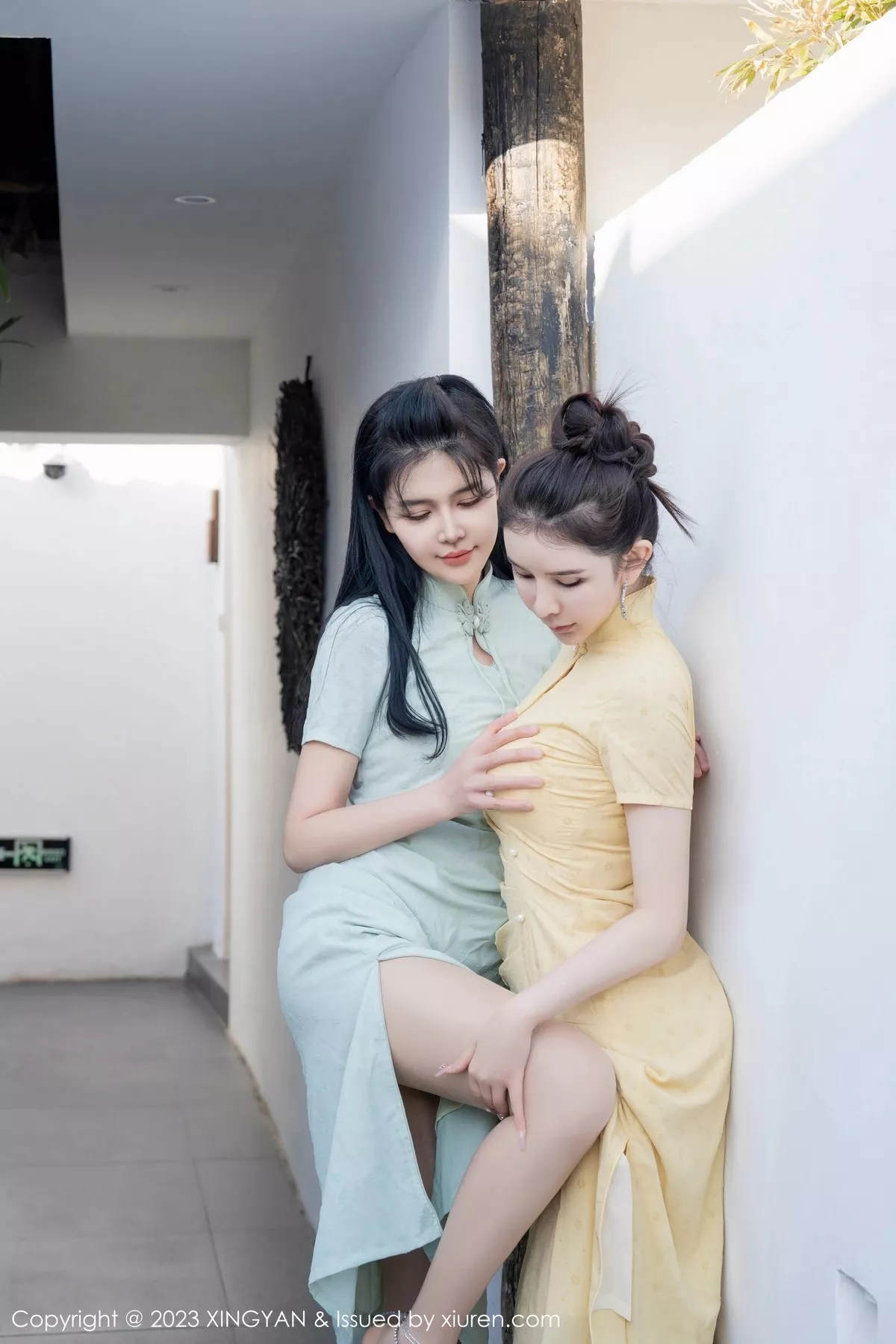 秀人集.com_[XINGYAN星颜社]VOL.183_女神刘钰儿＆李丽莎合集性感轻透旗袍服饰配原色丝袜诱惑写真69P