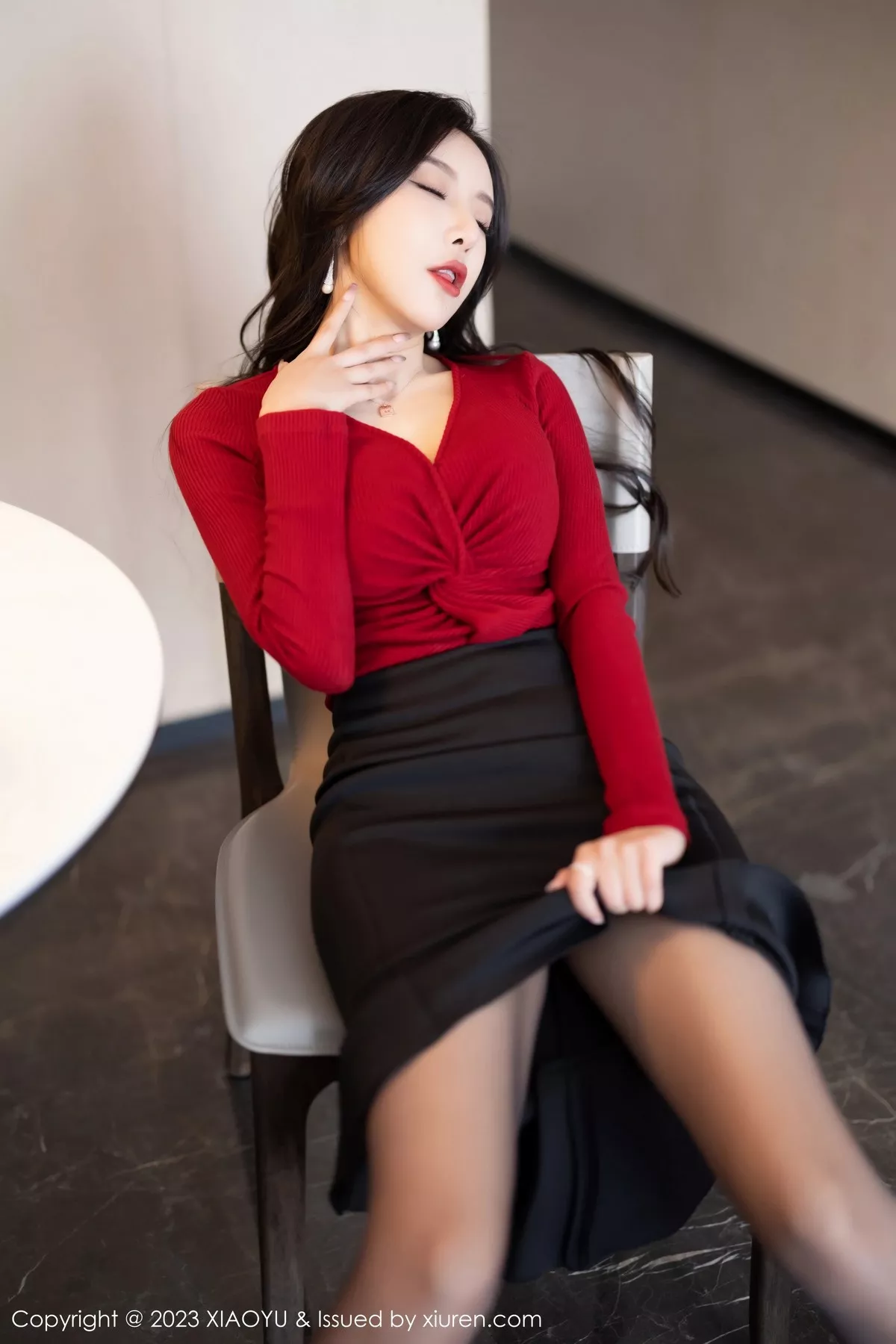 秀人集.com_[XiaoYu画语界]Vol.987_女神王馨瑶yanni红色服饰配黑短裙露浅灰蕾丝内衣完美诱惑写真95P