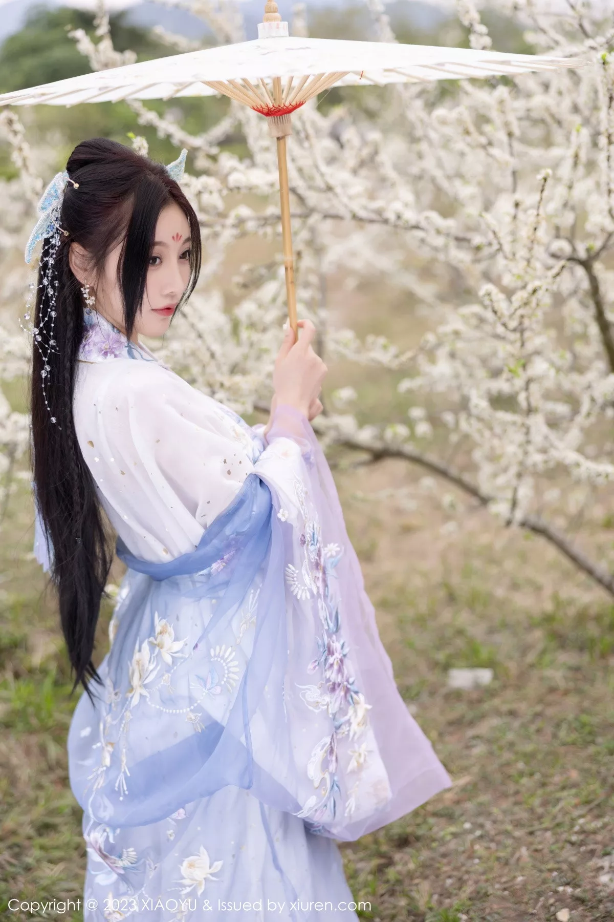 秀人集.com_[XiaoYu画语界]Vol.970_女神杨晨晨Yome脱淡蓝紫色古装服露白色蕾丝内衣完美诱惑写真91P