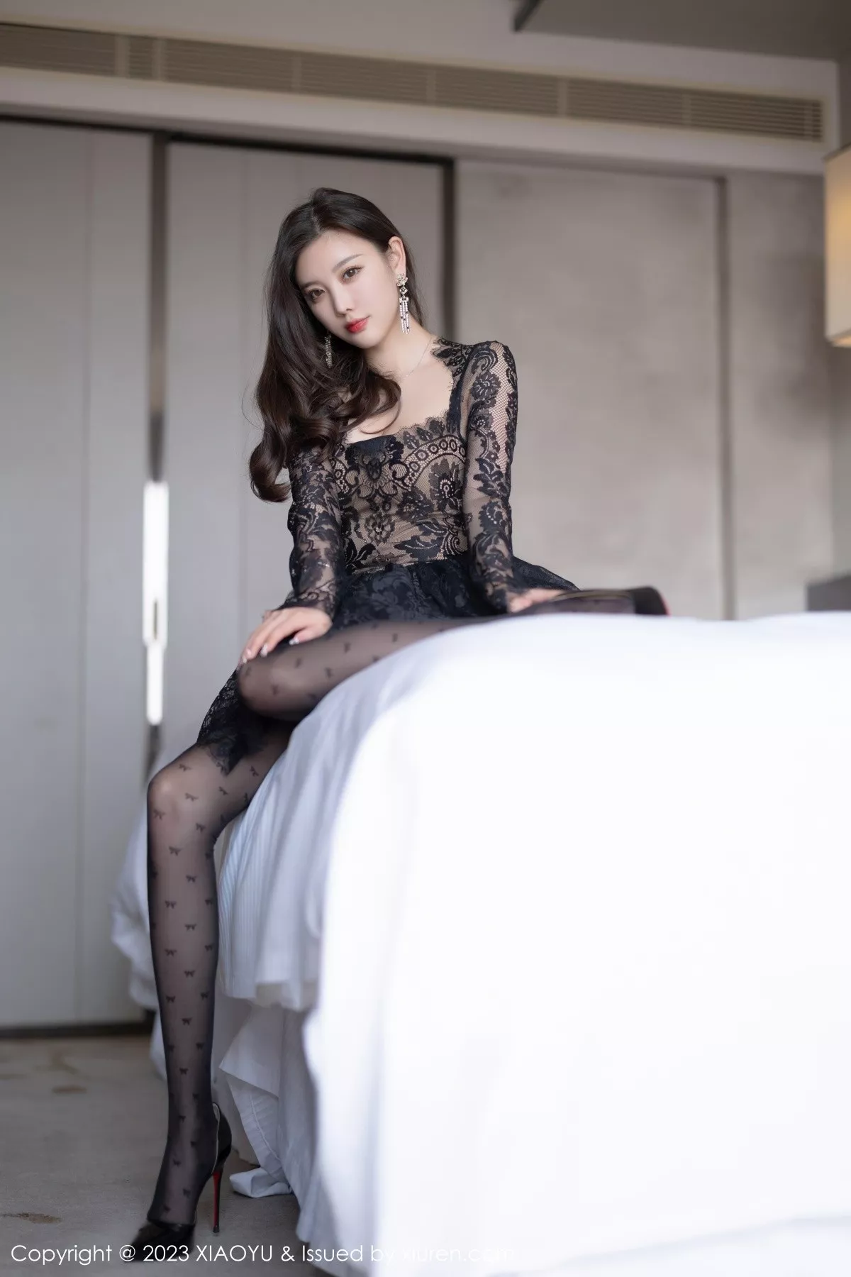 秀人集.com_[XiaoYu画语界]Vol.988_女神杨晨晨Yome性感黑色蕾丝连衣短裙露黑色内衣完美诱惑写真92P