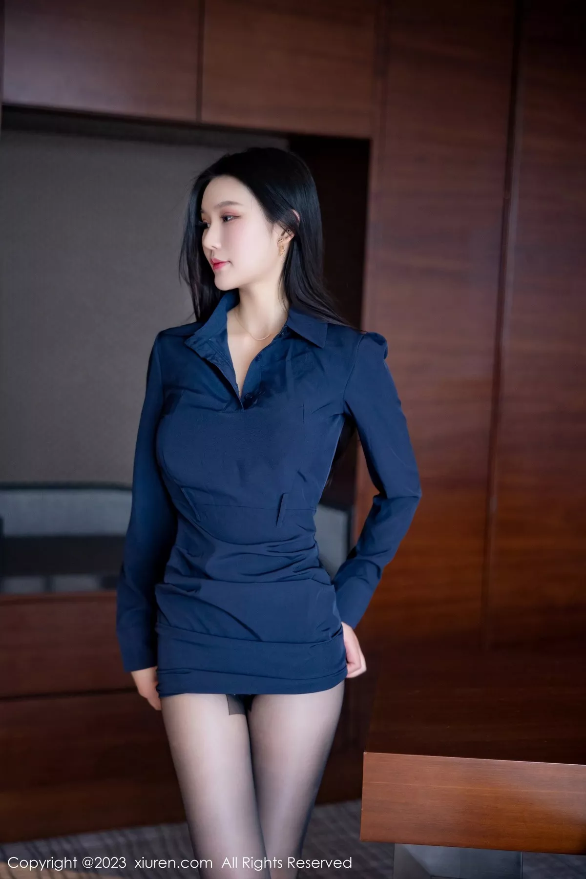 秀人集.com_[XiuRen秀人网]No.6427_模特桐桐深蓝色服饰露性感白色蕾丝内衣配超薄黑丝完美诱惑写真79P