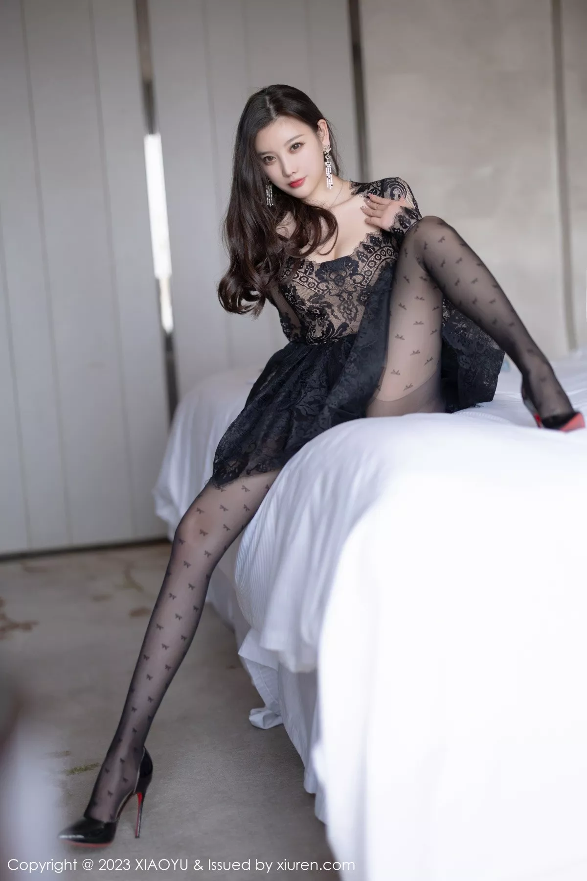 秀人集.com_[XiaoYu画语界]Vol.988_女神杨晨晨Yome性感黑色蕾丝连衣短裙露黑色内衣完美诱惑写真92P