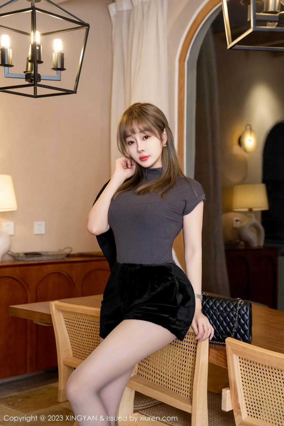 秀人集.com_[XINGYAN星颜社]VOL.184_女神王雨纯脱黑色套装露性感黑色蕾丝内衣配超薄黑丝魅惑写真78P