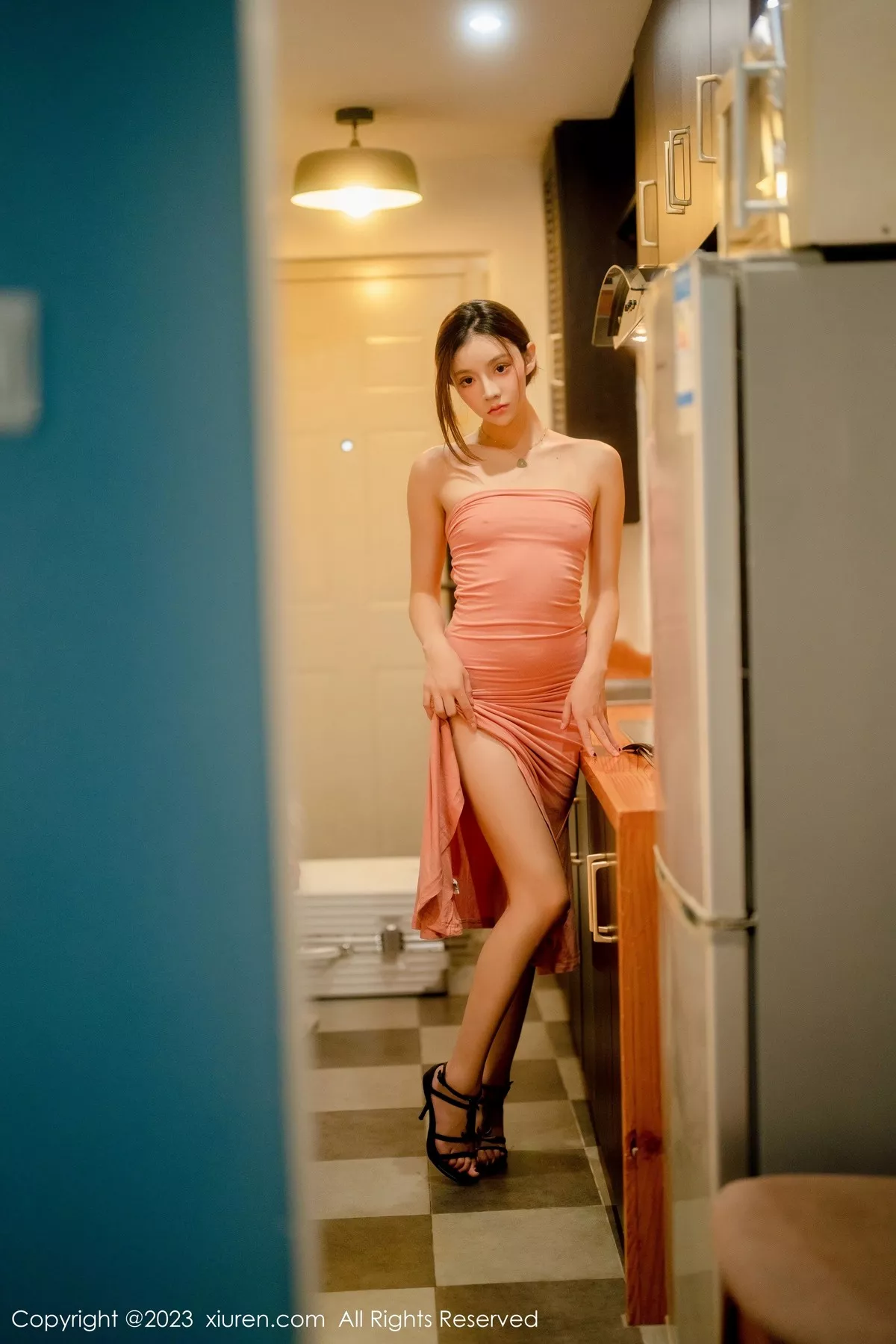 秀人集.com_[XiuRen秀人网]No.6437_模特加朵babe私房性感粉色露肩连衣裙真空秀魔鬼身材诱惑写真105P