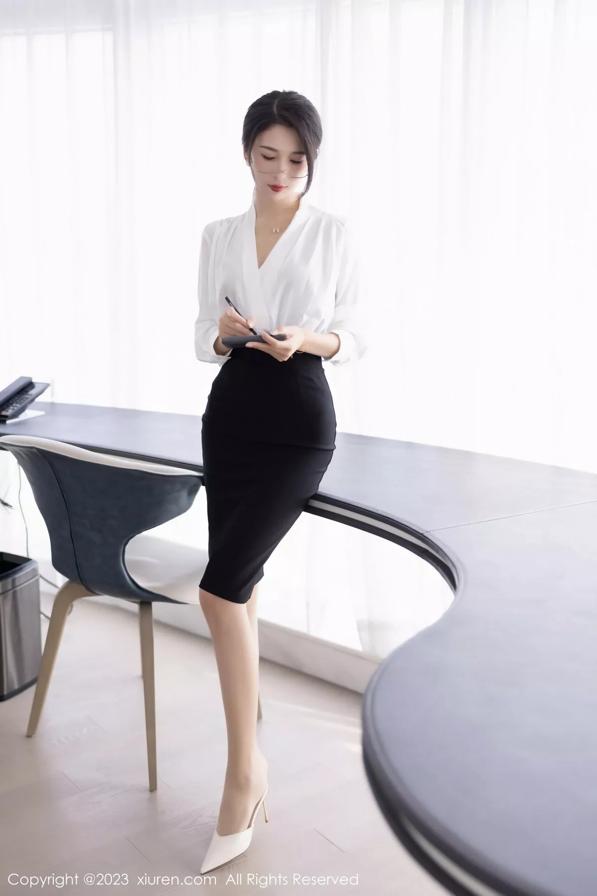 秀人集.com_[XiuRen秀人网]No.6439_模特林乐一性感白色上衣配黑短裙露黑色蕾丝内衣妩媚诱惑写真86P