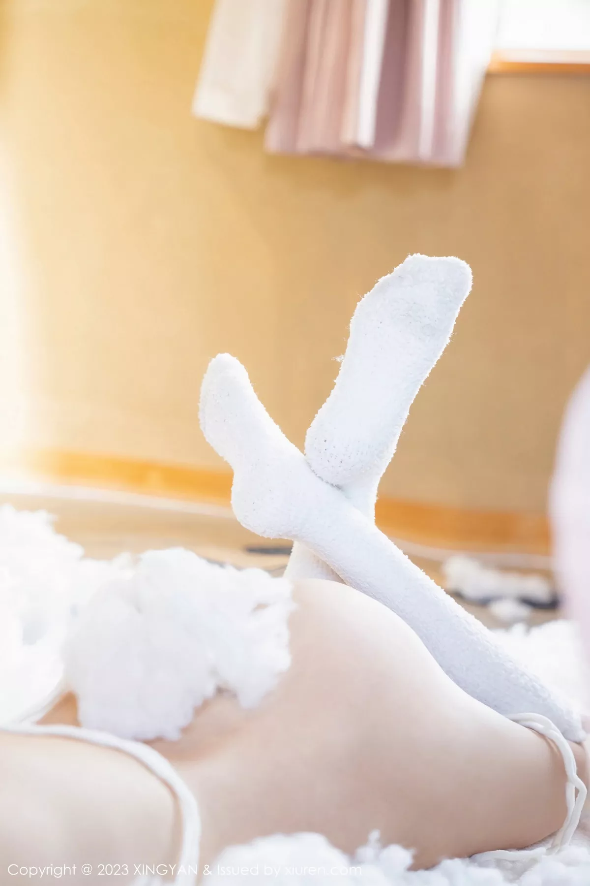 秀人集.com_[XINGYAN星颜社]VOL.175_女神王雨纯居家女友装扮性感白色真空服饰秀惹火身材诱惑写真80P