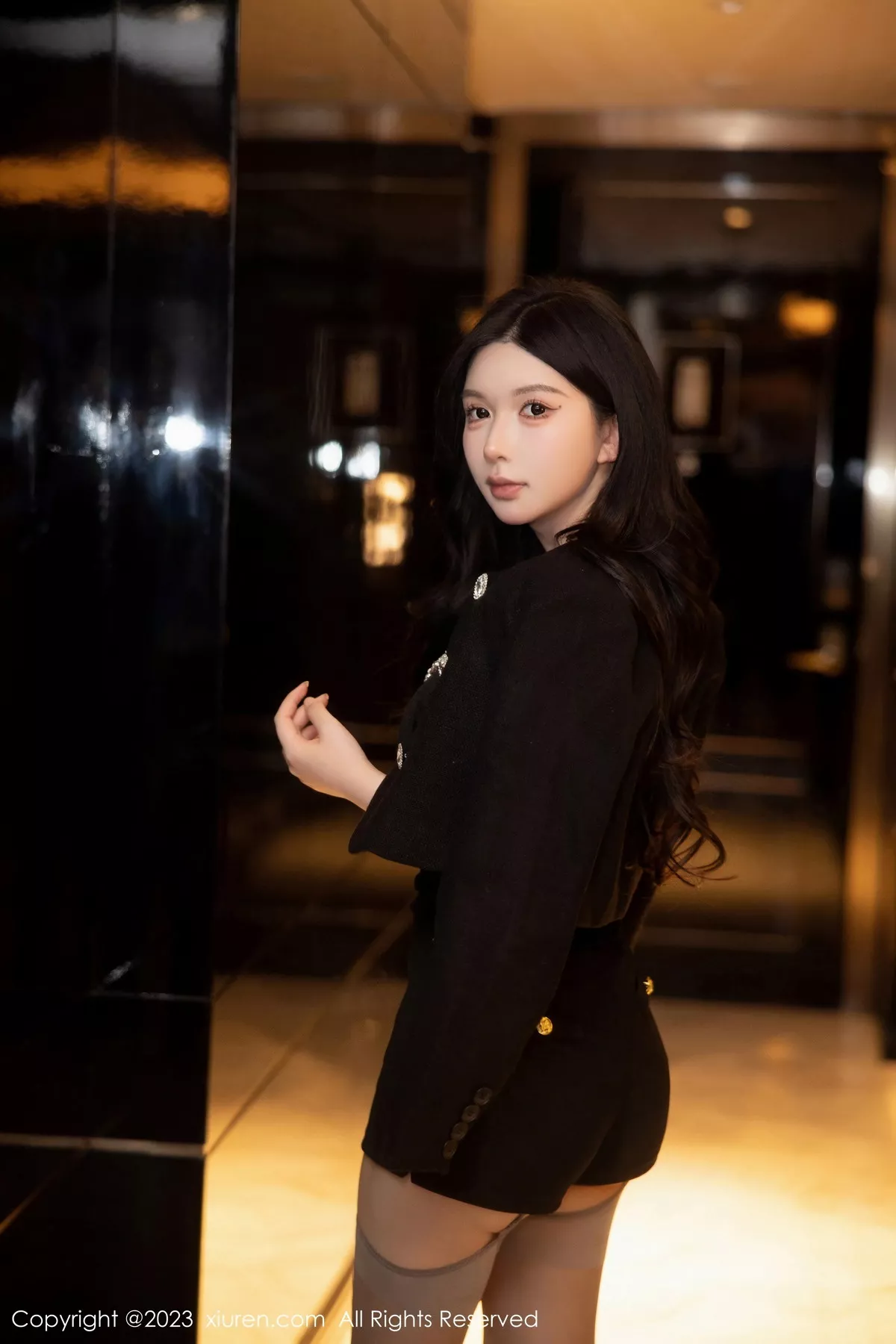 秀人集.com_[XiuRen秀人网]No.6317_模特林珊珊黑色吊带短裙露轻透花色蕾丝情趣内衣撩人诱惑写真105P